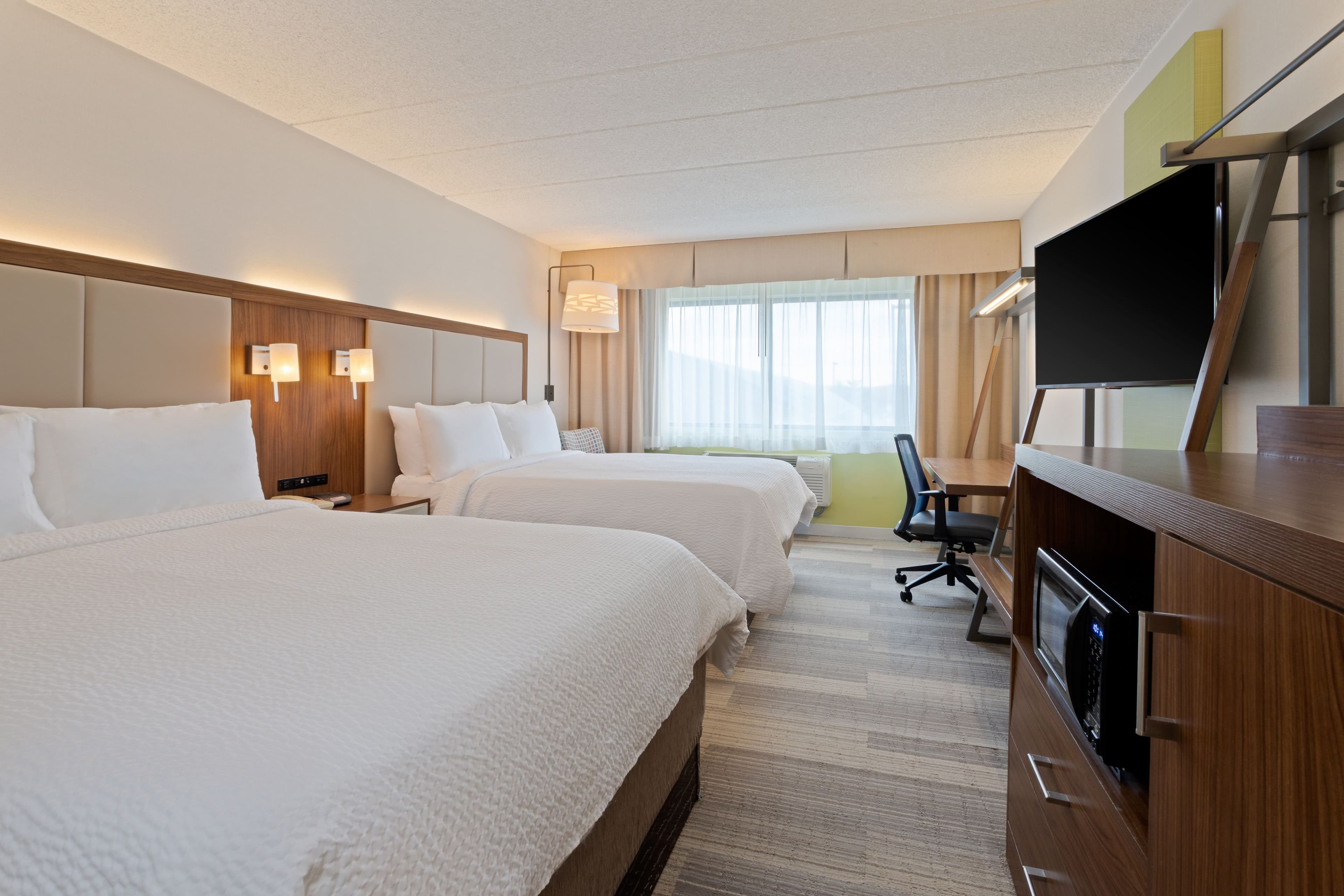 Holiday Inn Express Hauppauge-Long Island — 14