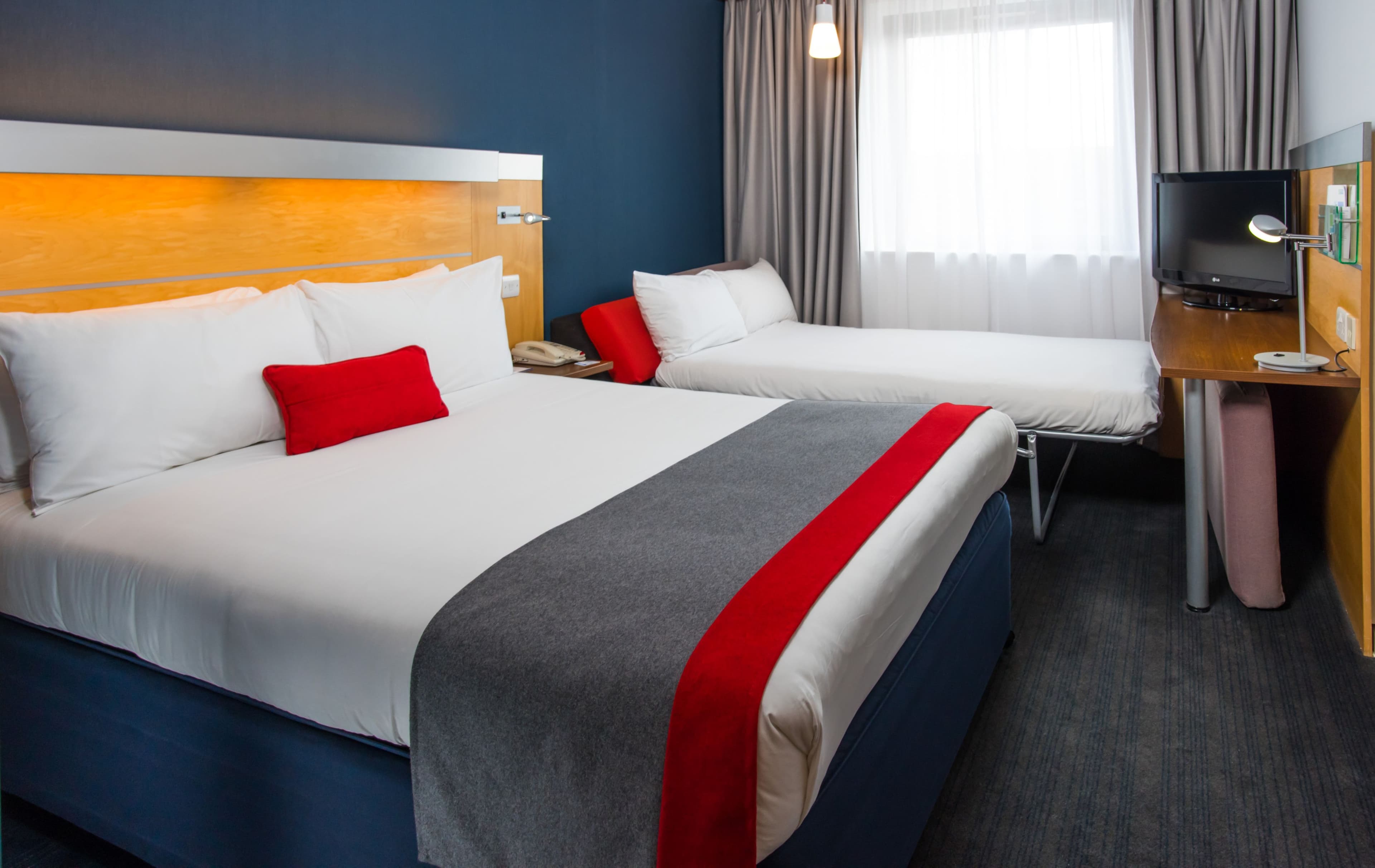 Holiday Inn Express Hemel Hempstead — 7