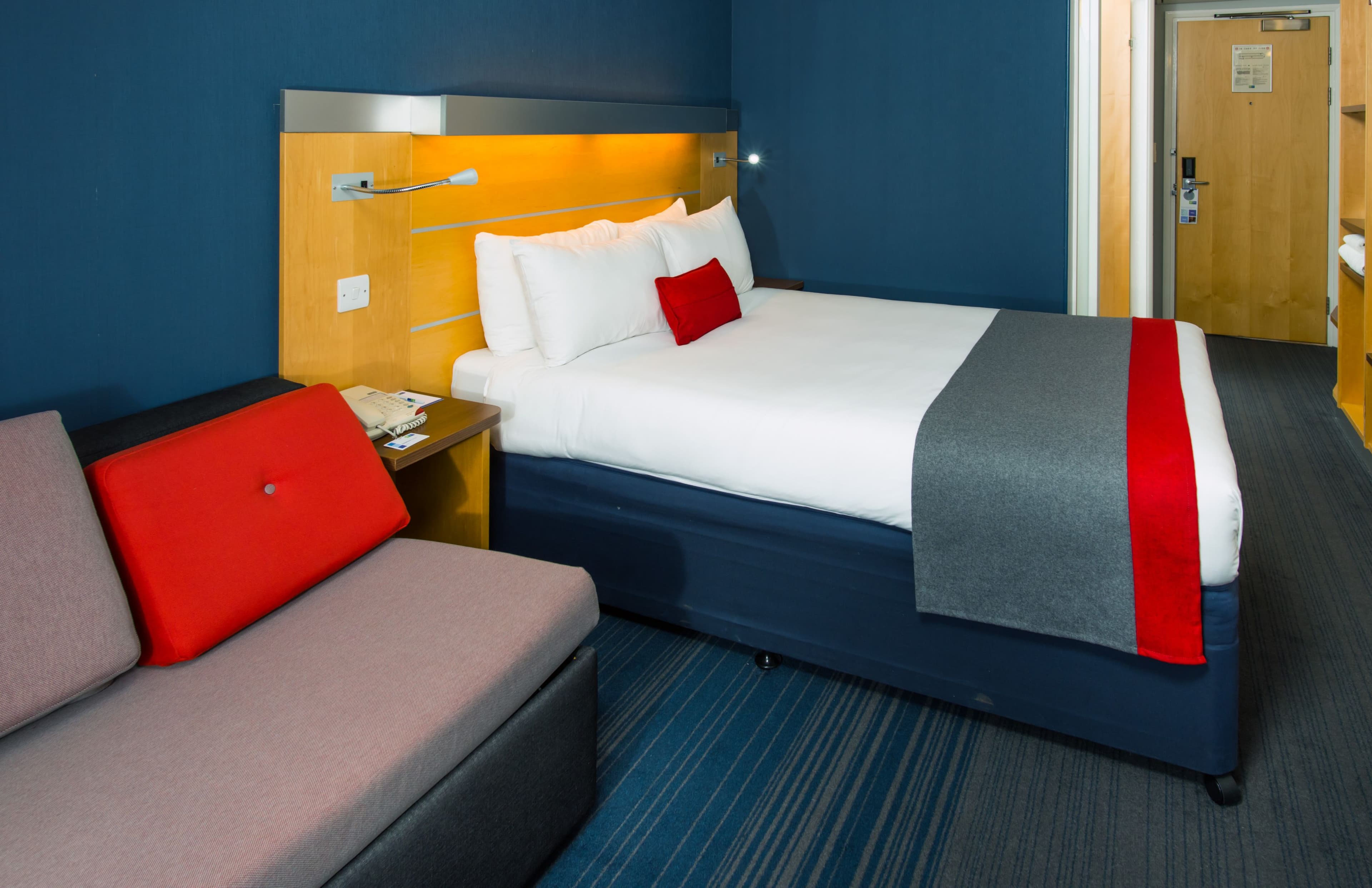 Holiday Inn Express Hemel Hempstead — 17