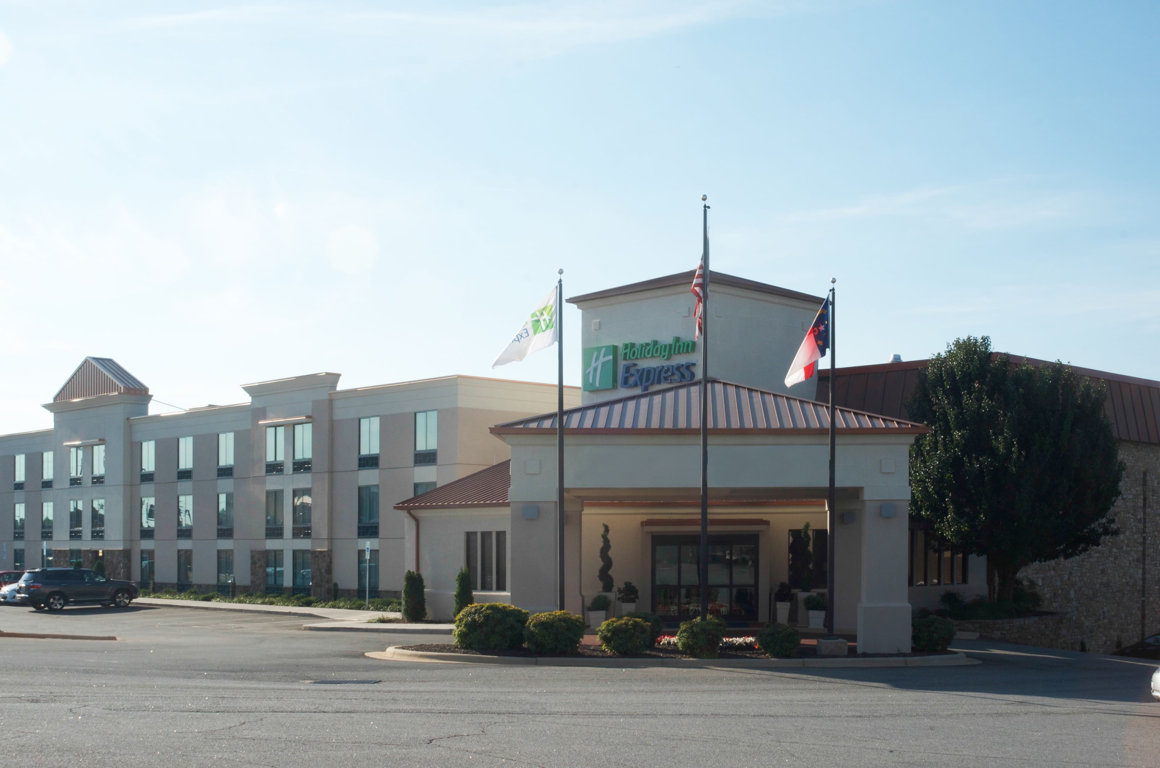 Holiday Inn Express Hickory-Hickory Mart - Image 1