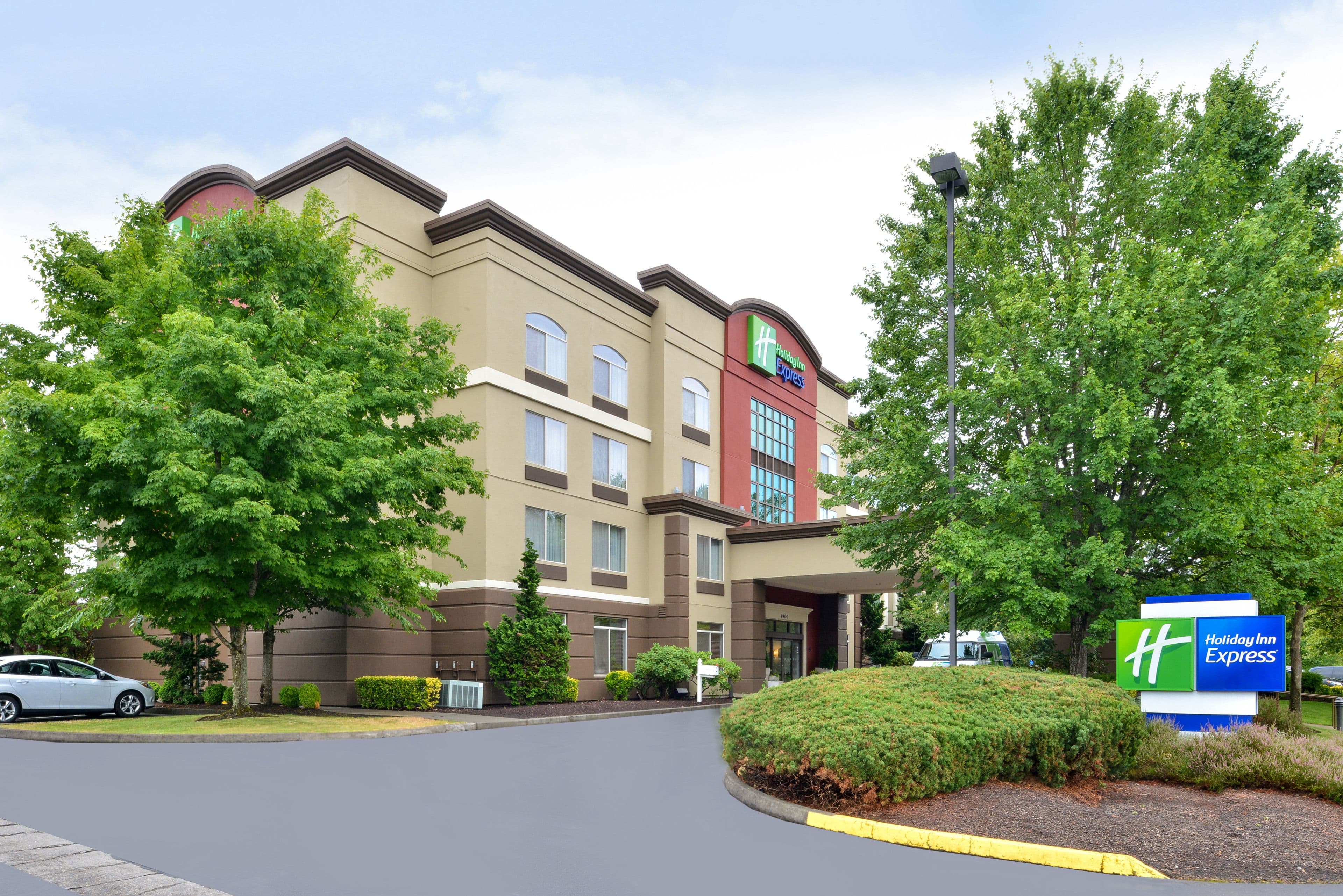 Holiday Inn Express Portland West/Hillsboro - Image 1