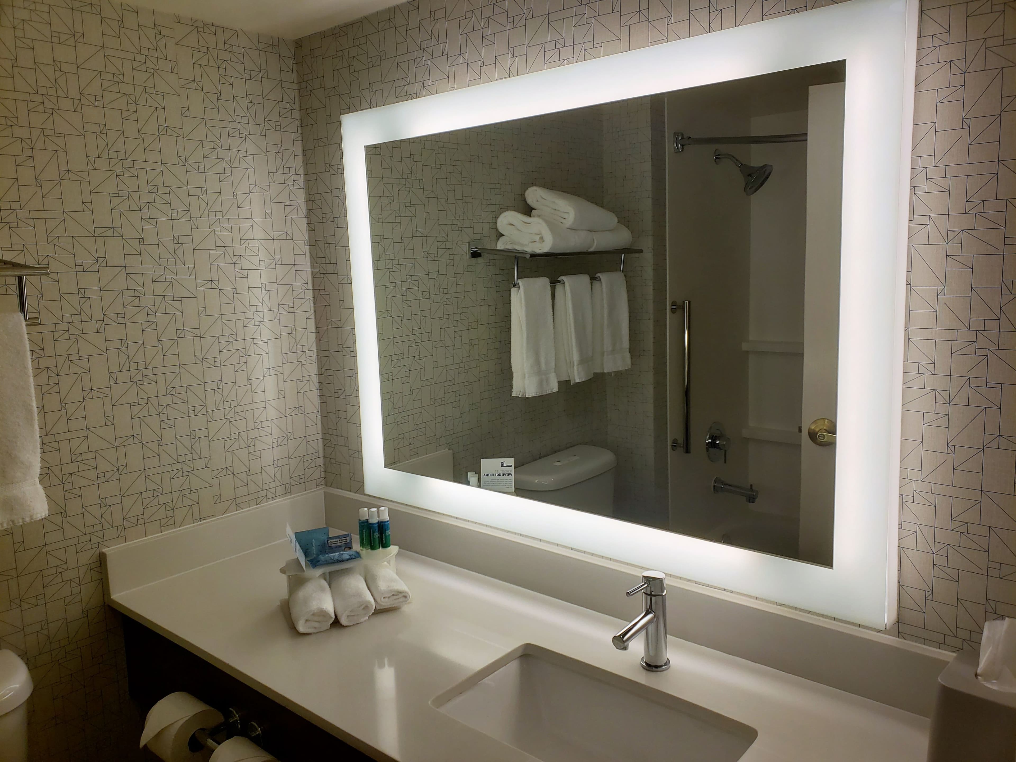 Holiday Inn Express Portland West/Hillsboro - Image 4