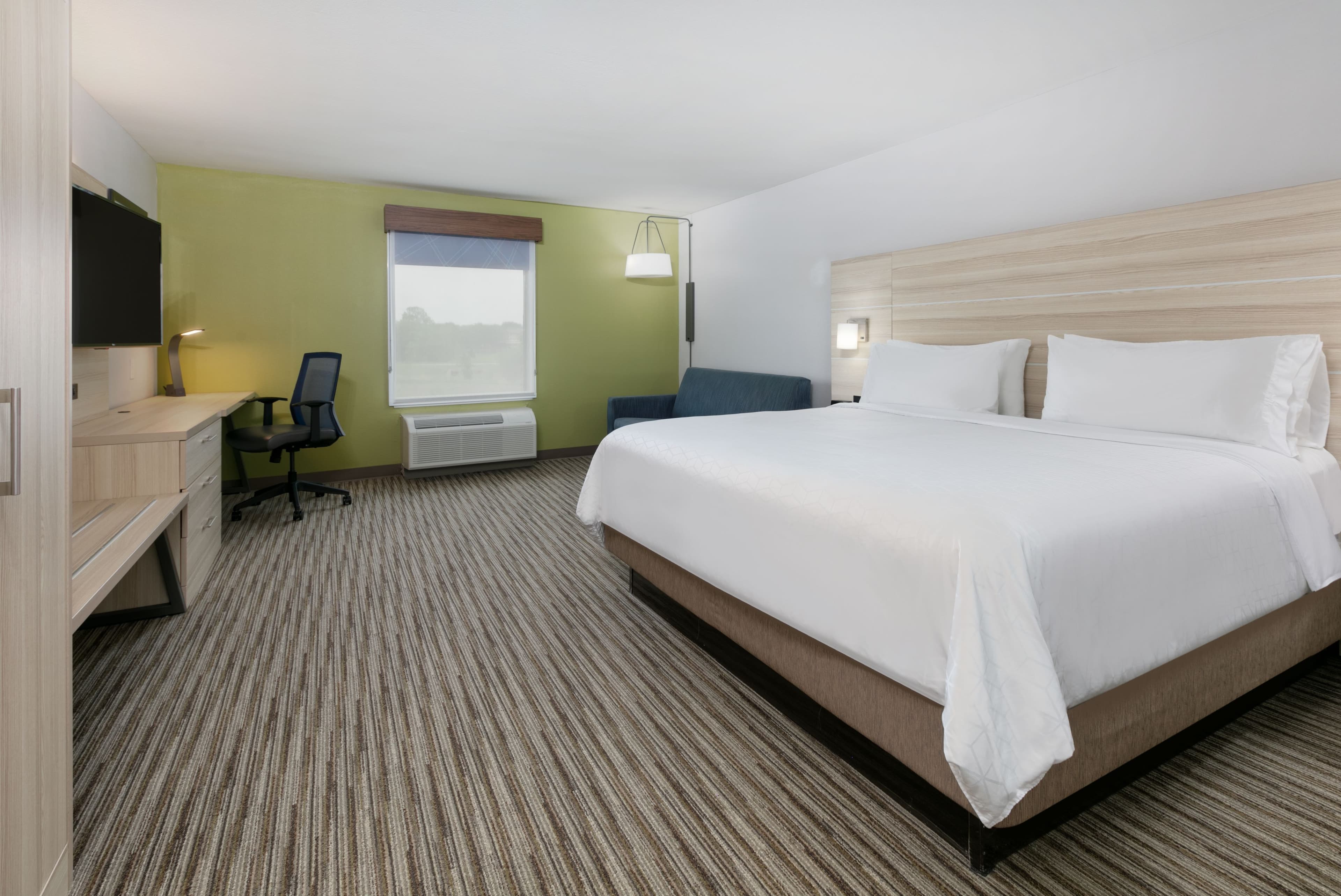 Holiday Inn Express Hillsboro I-35 - Image 3