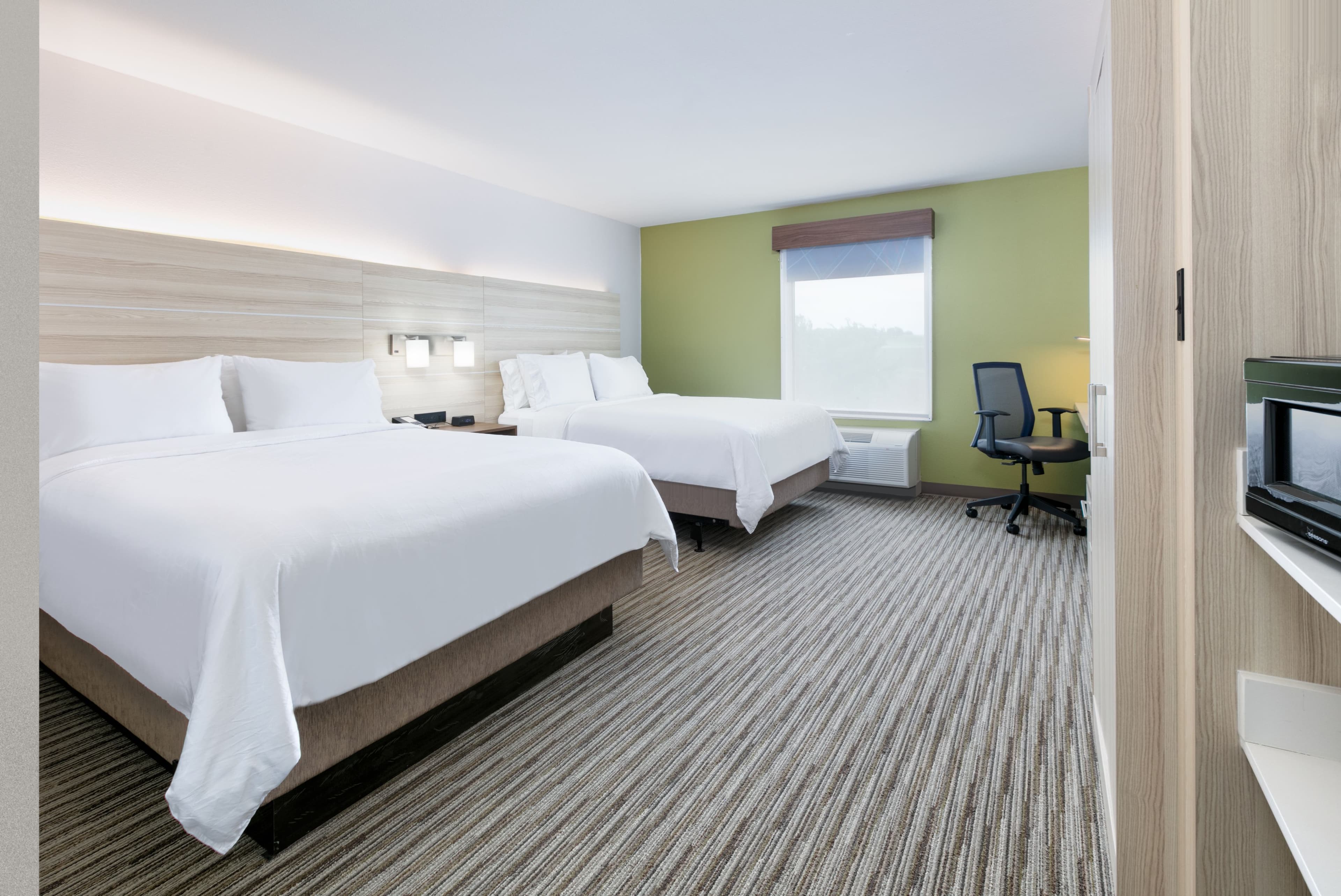 Holiday Inn Express Hillsboro I-35 - Image 4