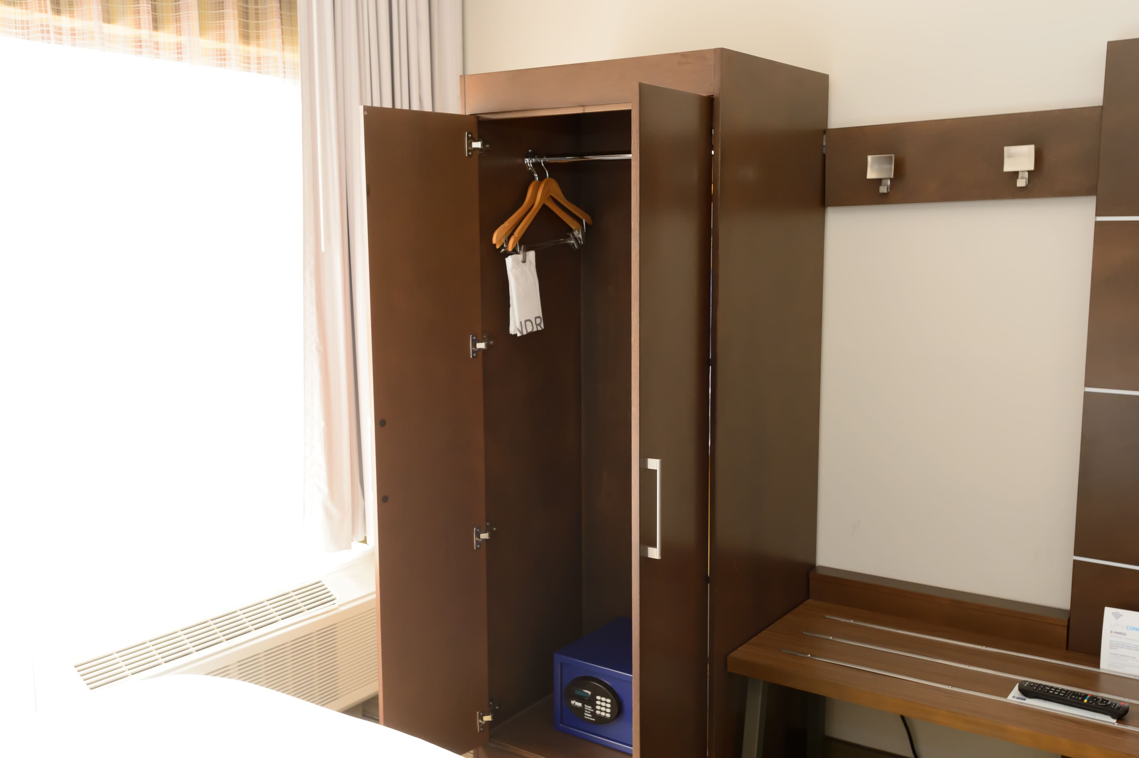 Holiday Inn Express Hillsborough (Durham Area) — 6
