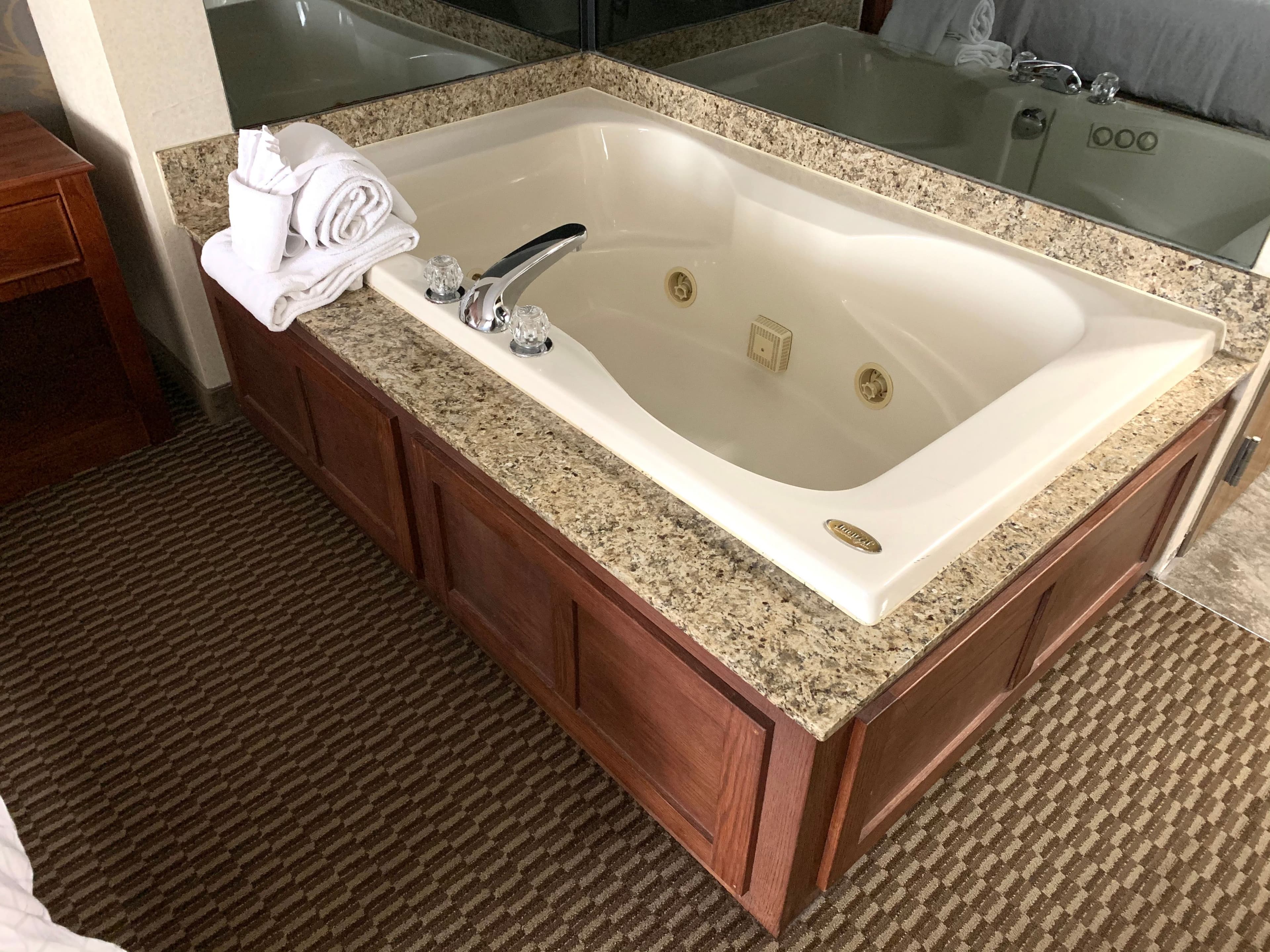 Holiday Inn Express Holland — 5