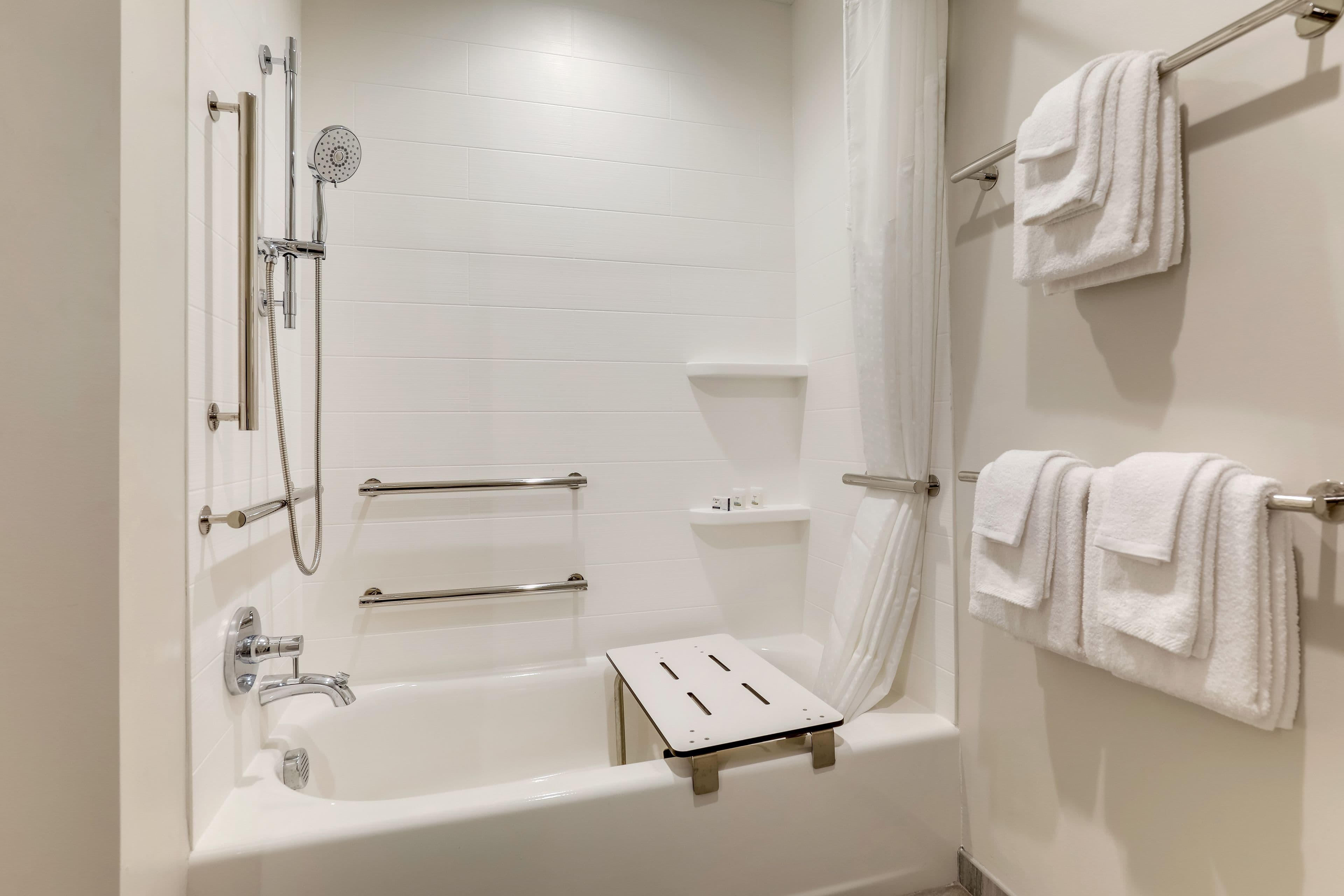 Holiday Inn Express Holly Springs - Raleigh Area — 18