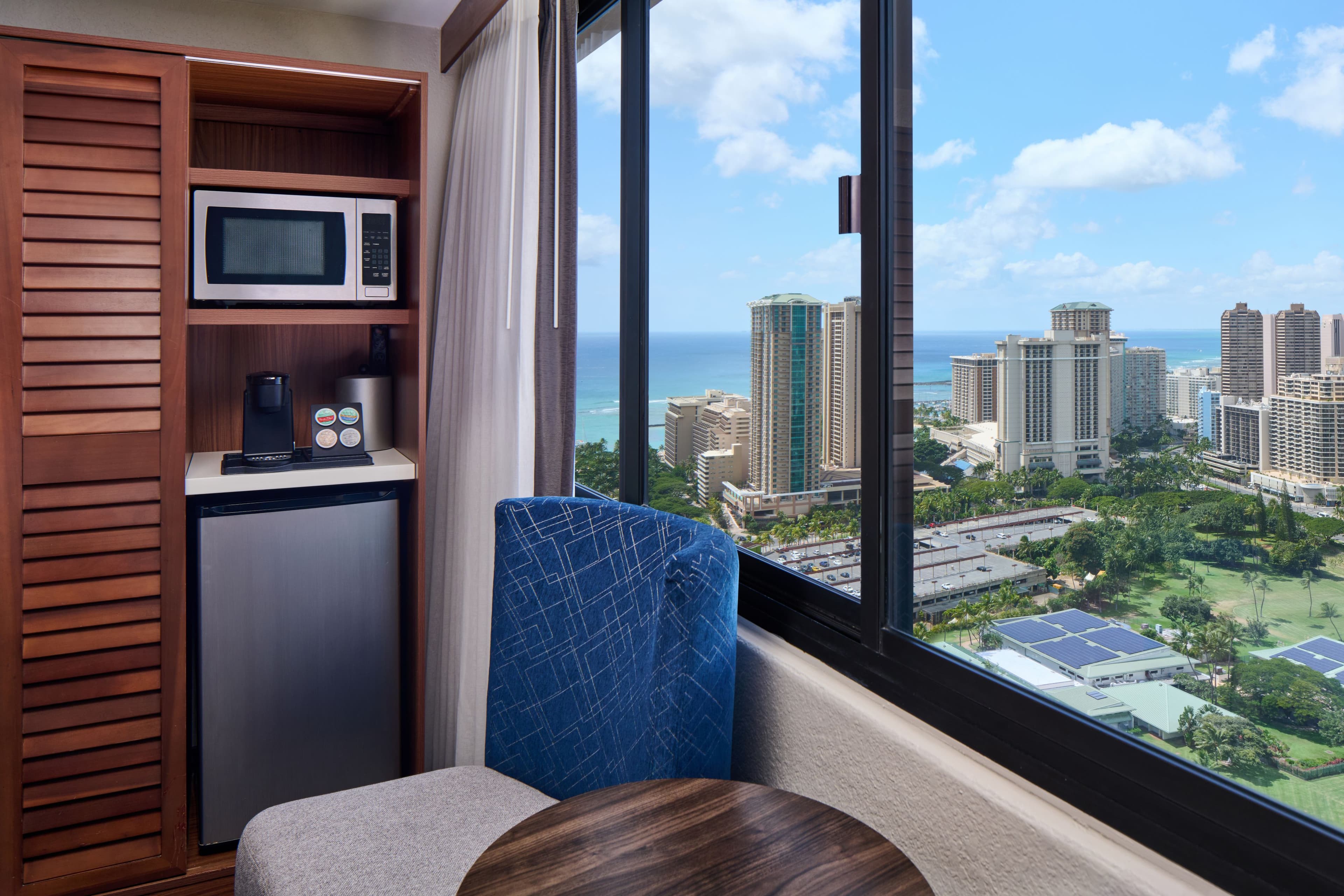 Holiday Inn Express Waikiki — 3