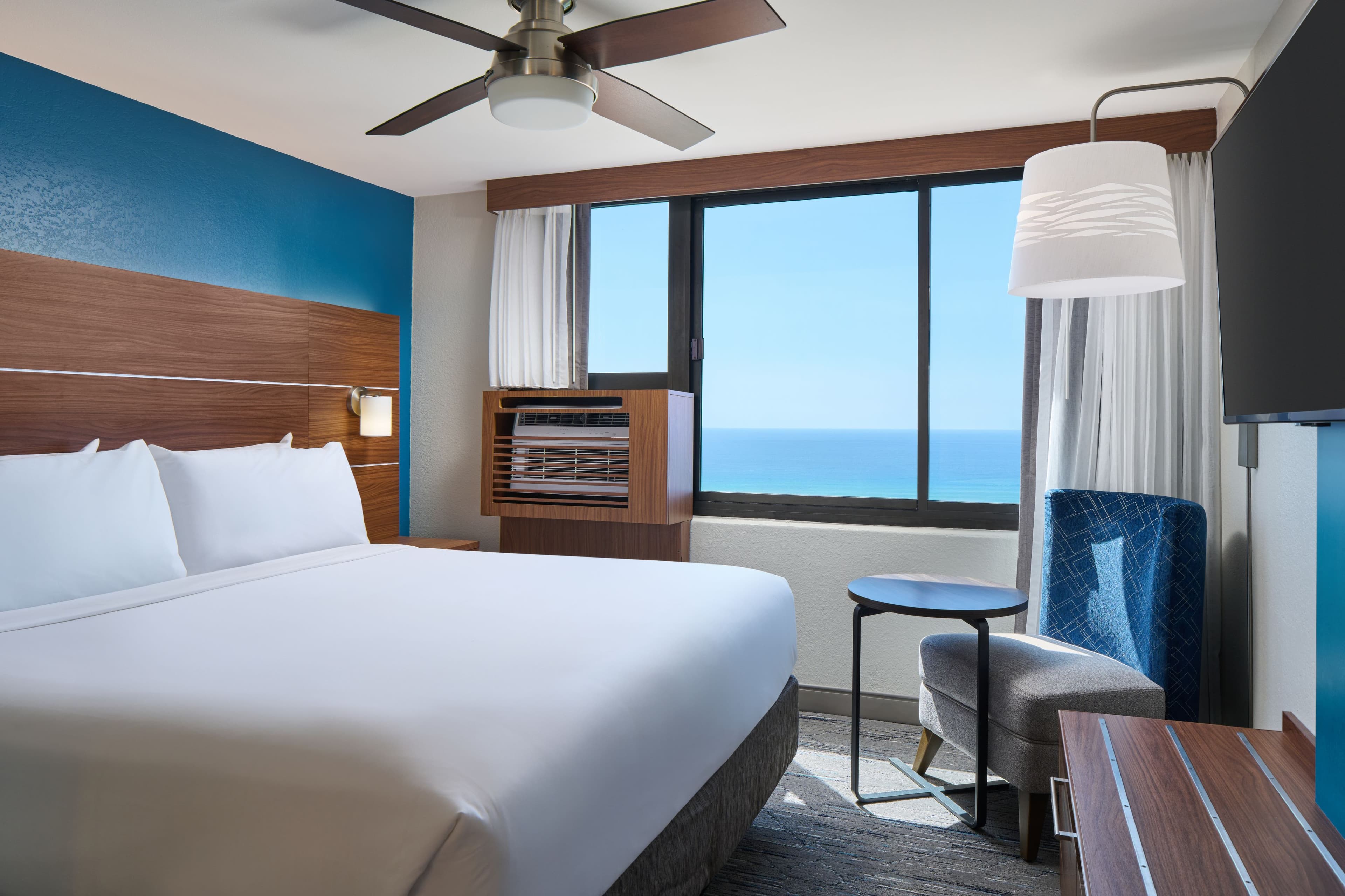 Holiday Inn Express Waikiki — 27