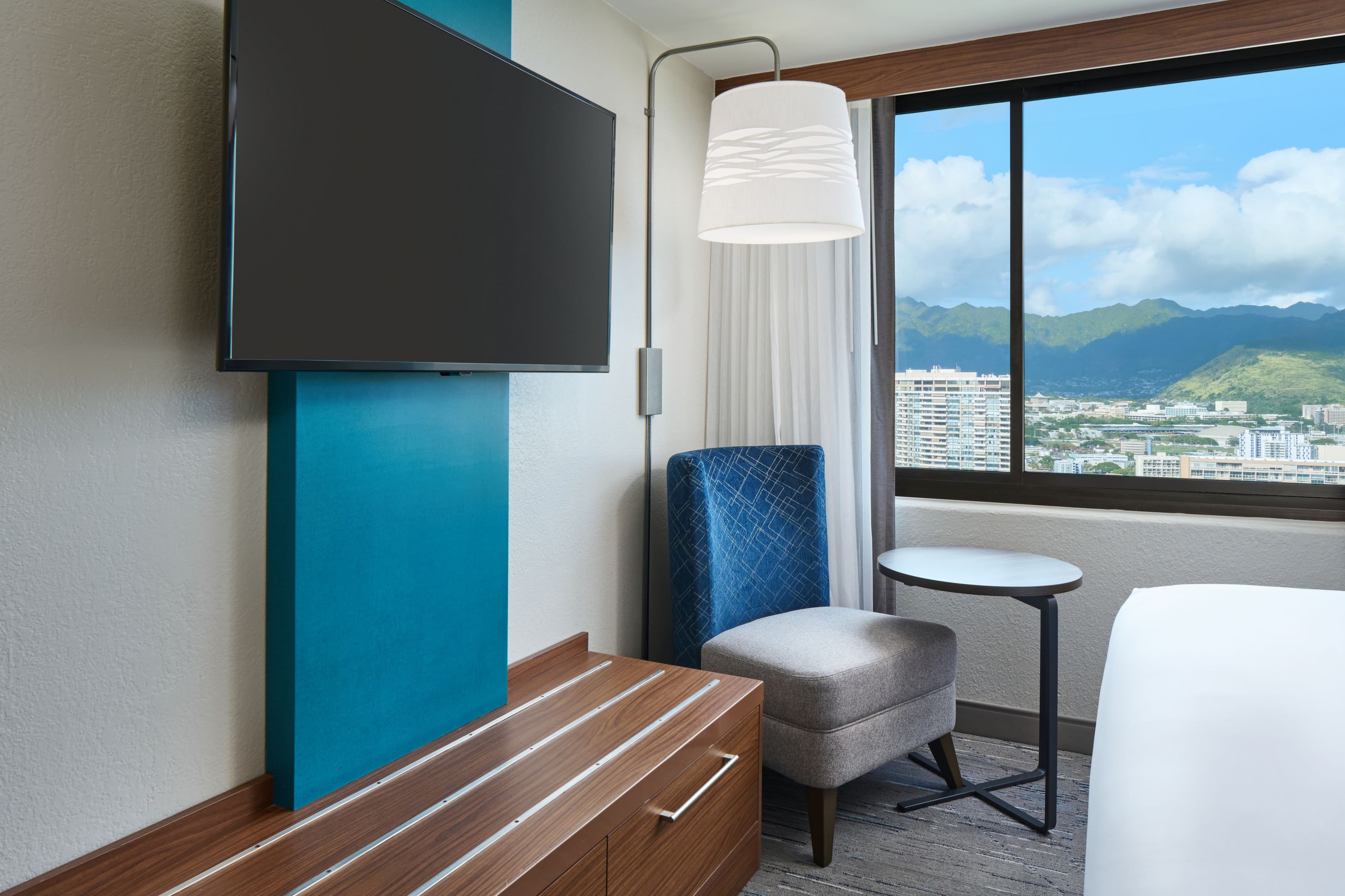Holiday Inn Express Waikiki — 11