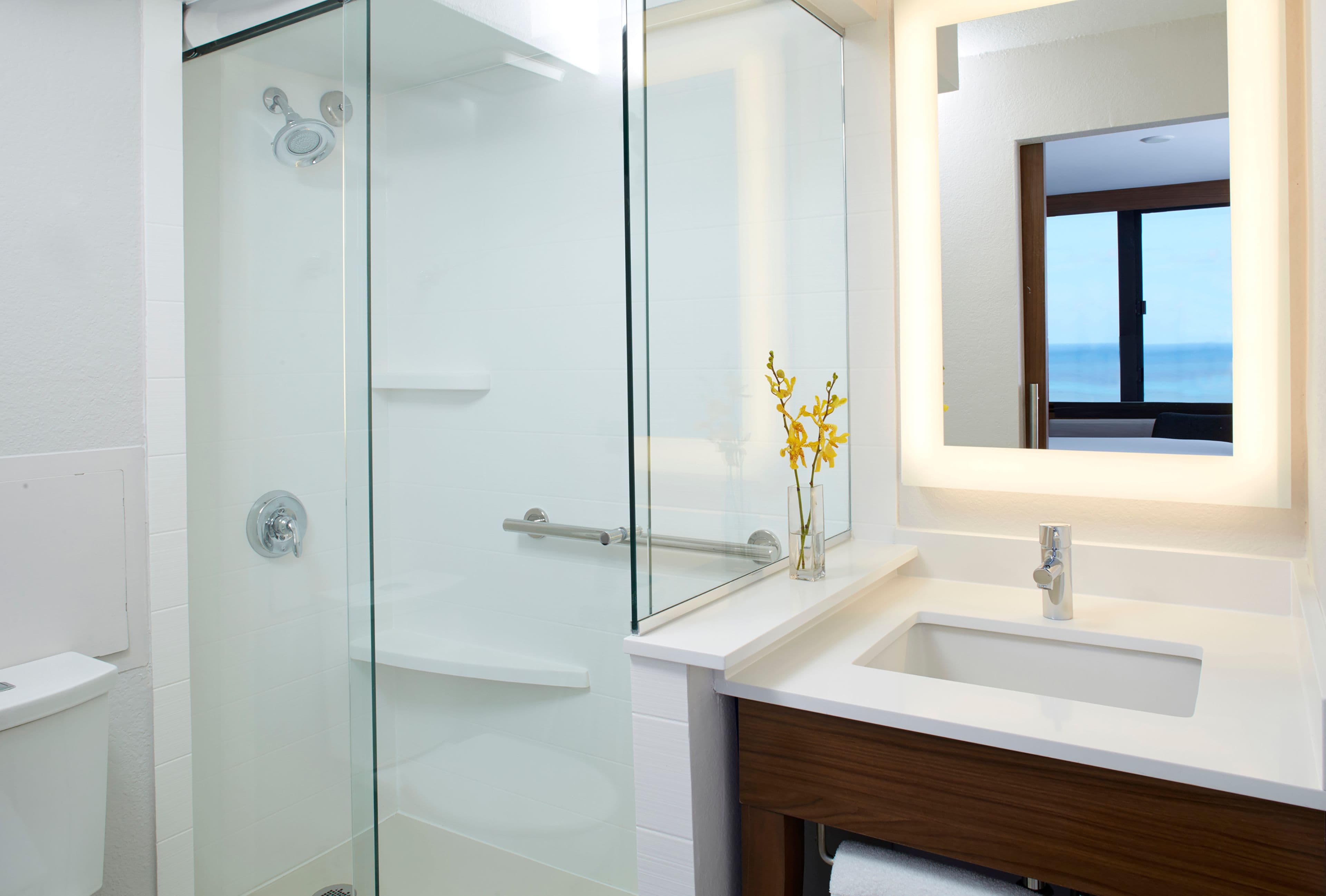 Holiday Inn Express Waikiki — 13