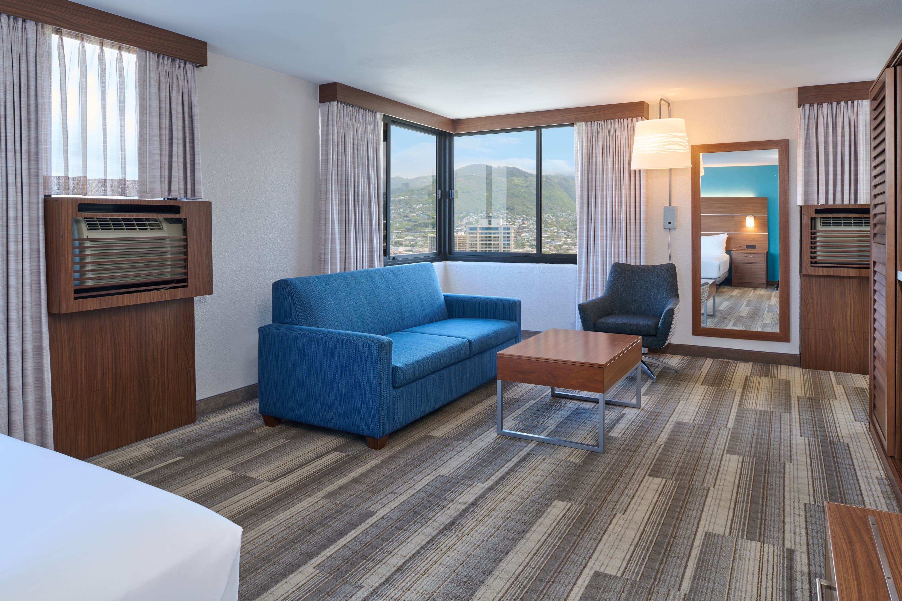 Holiday Inn Express Waikiki — 76