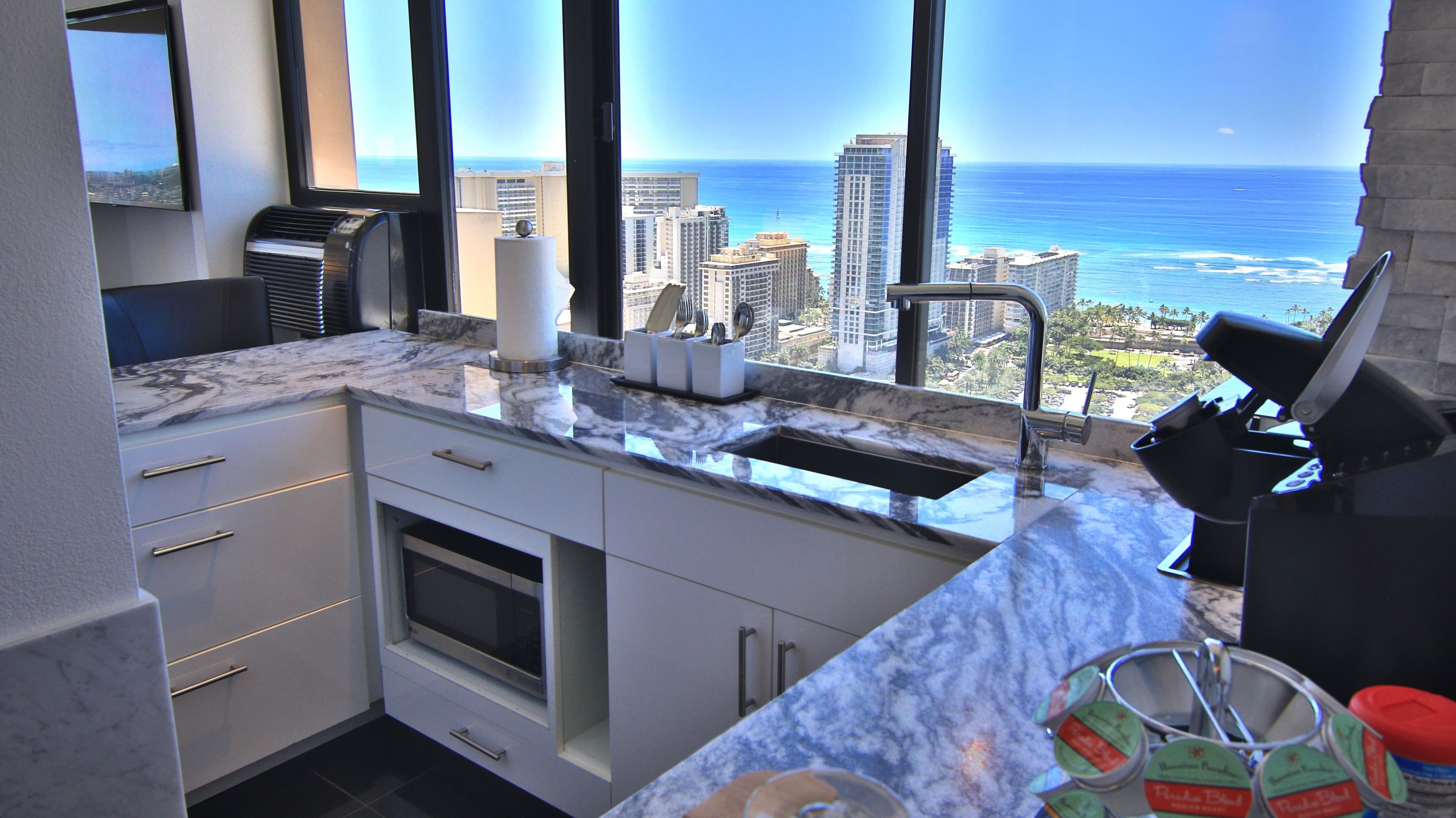 Holiday Inn Express Waikiki — 73