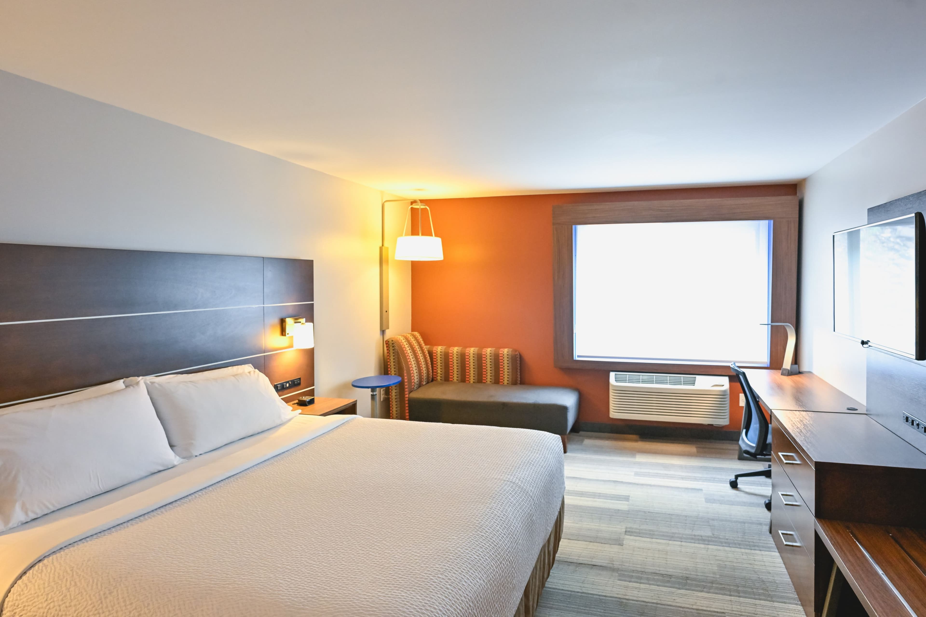 Holiday Inn Express Houghton-Keweenaw - Image 5