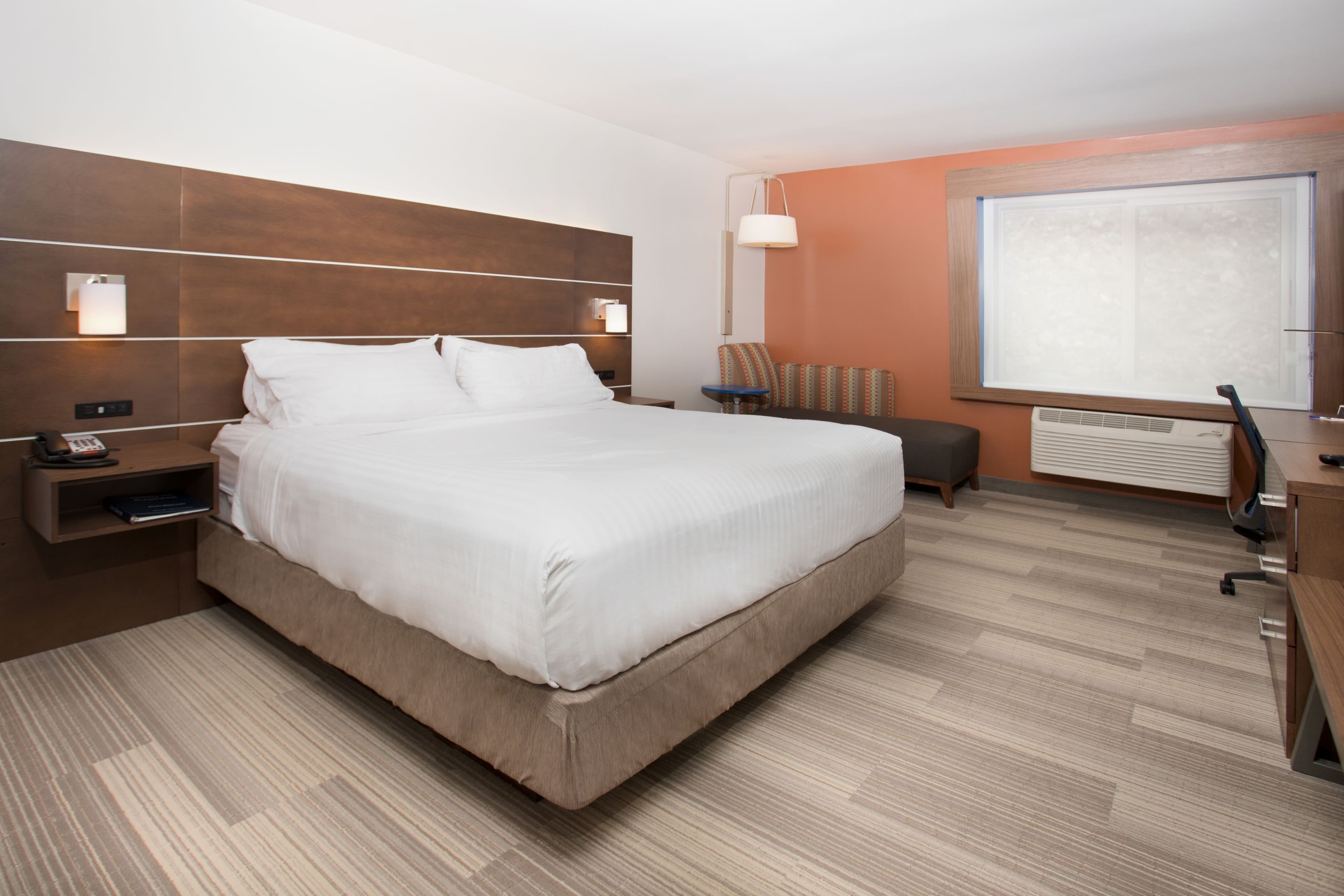 Holiday Inn Express Houghton-Keweenaw - Image 3