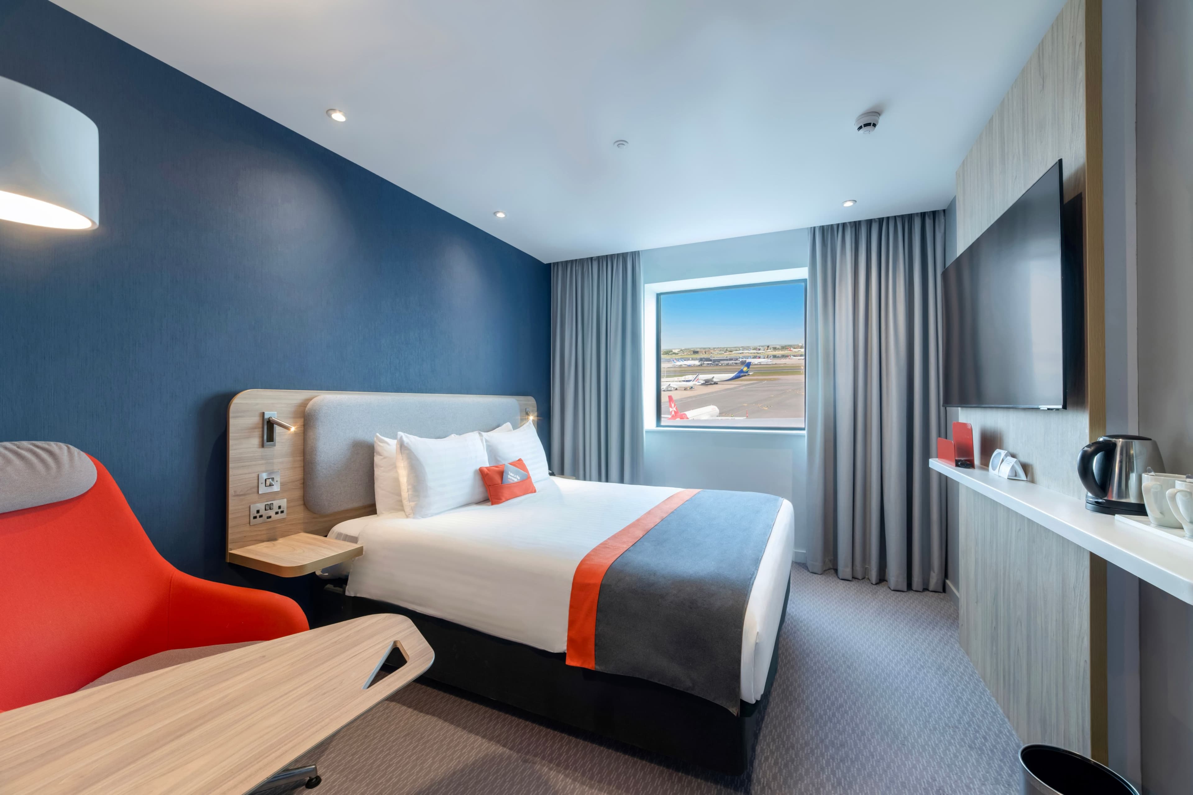 Holiday Inn Express London Heathrow T4 — 6