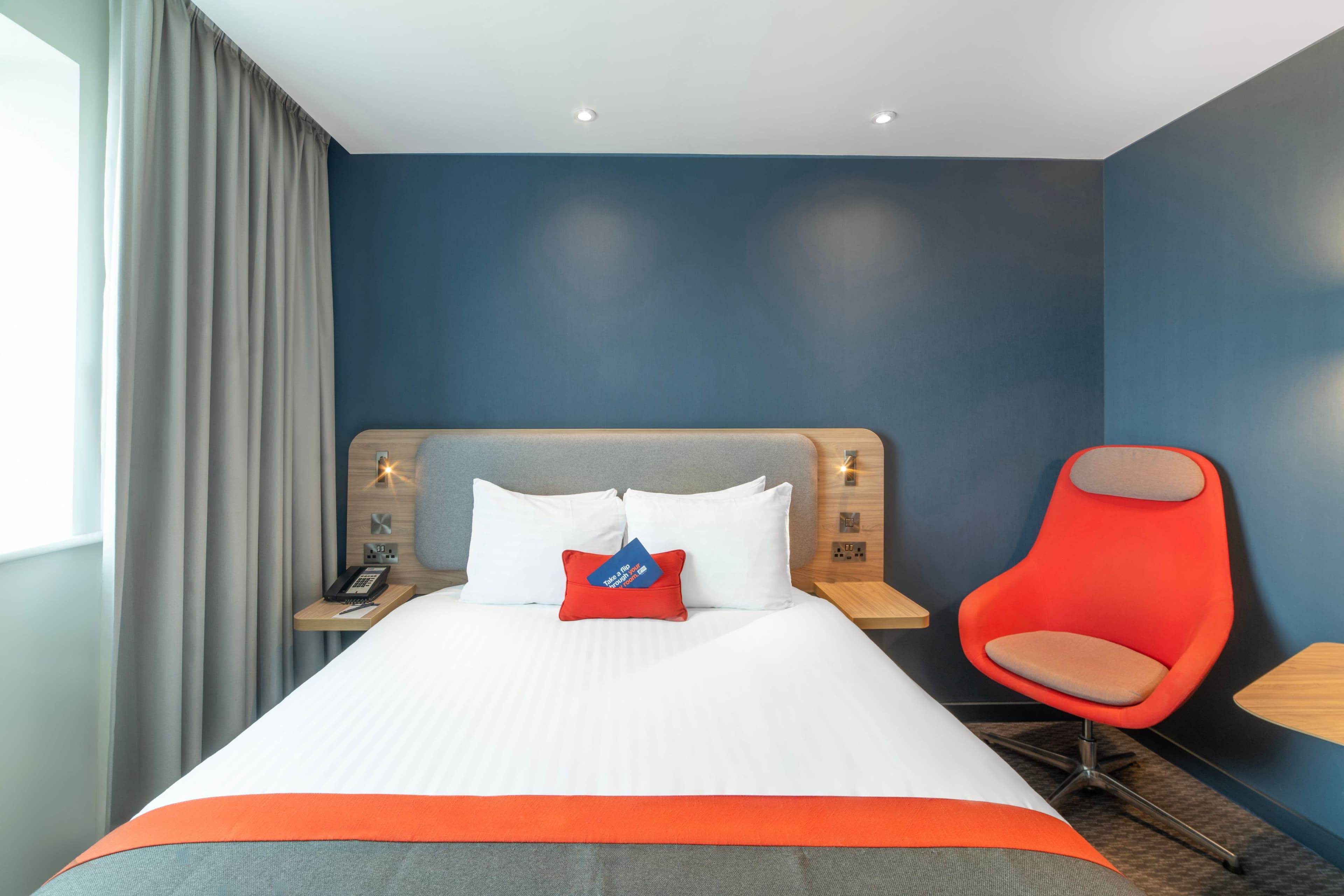 Holiday Inn Express London Heathrow T4 — 4