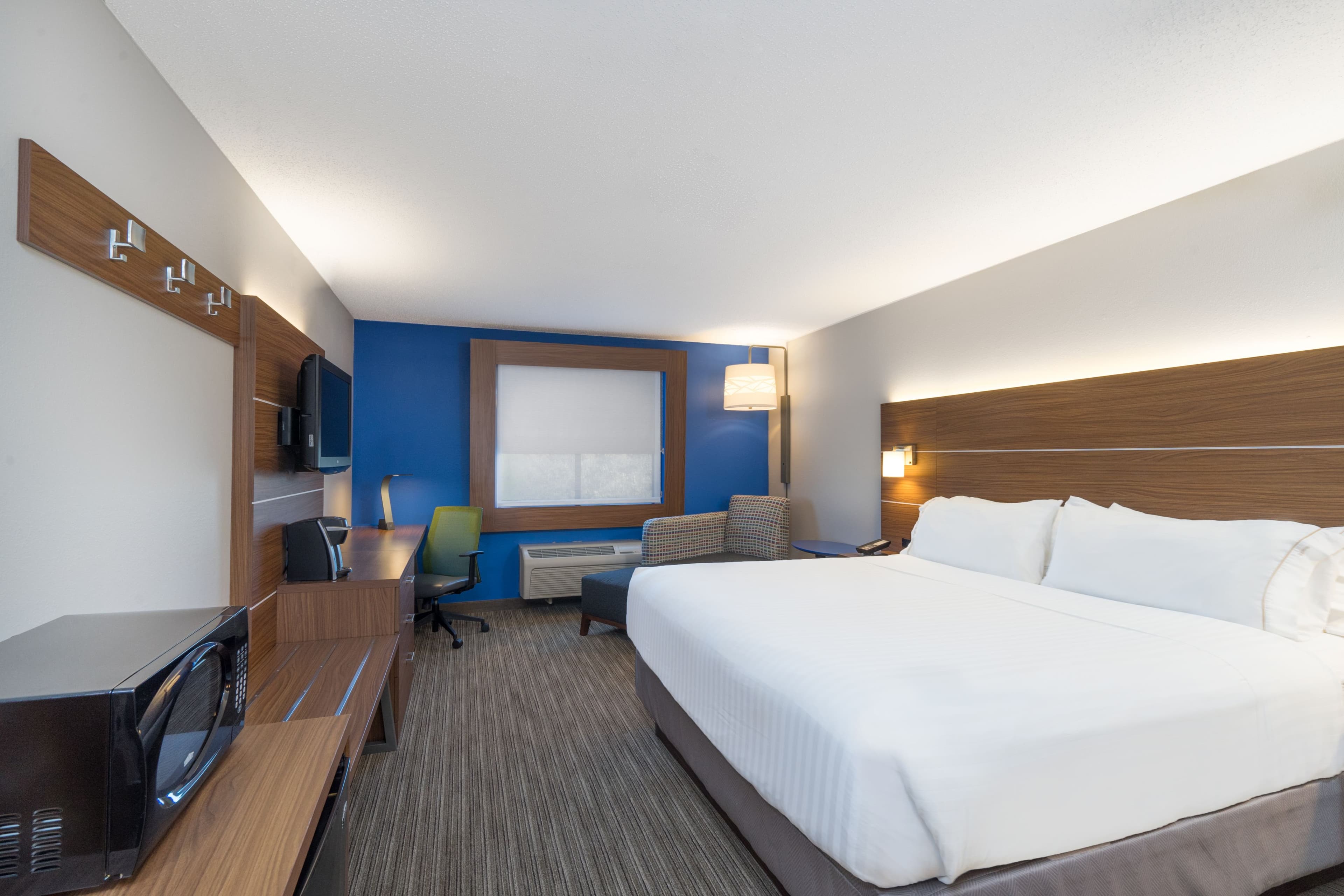 Holiday Inn Express Howe (Sturgis, Mi) - Image 4