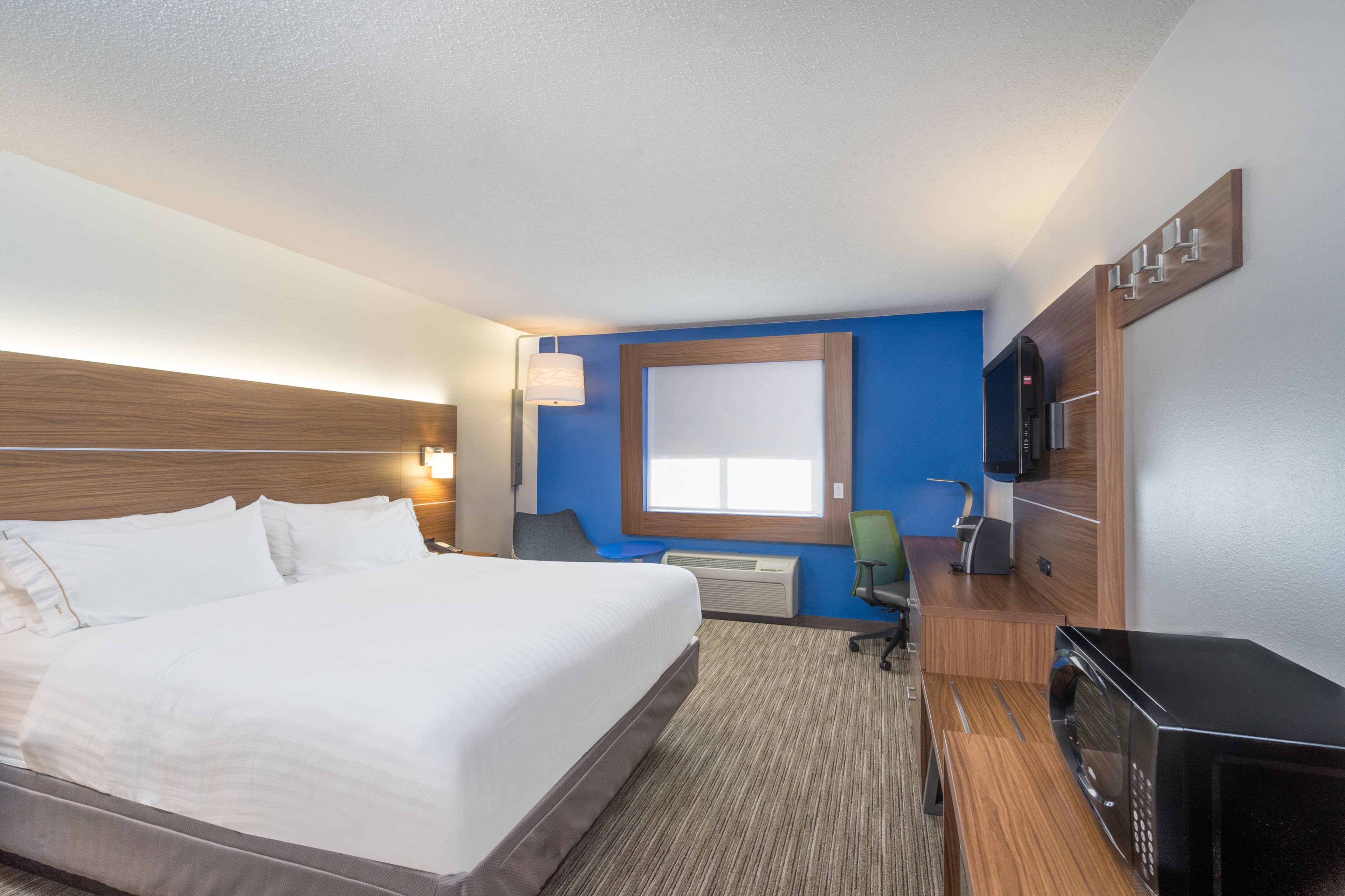 Holiday Inn Express Howe (Sturgis, Mi) - Image 5