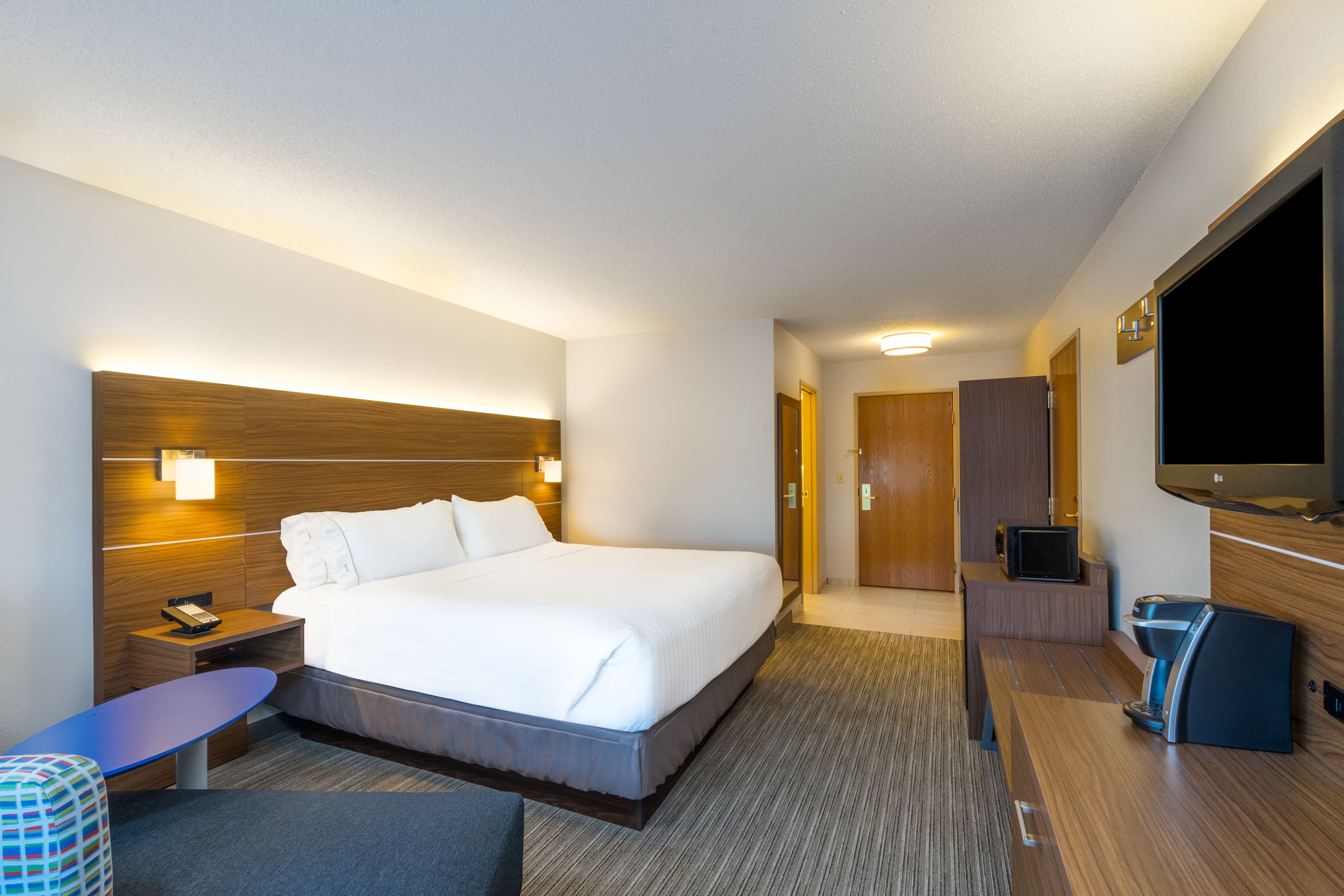 Holiday Inn Express Howe (Sturgis, Mi) — 7