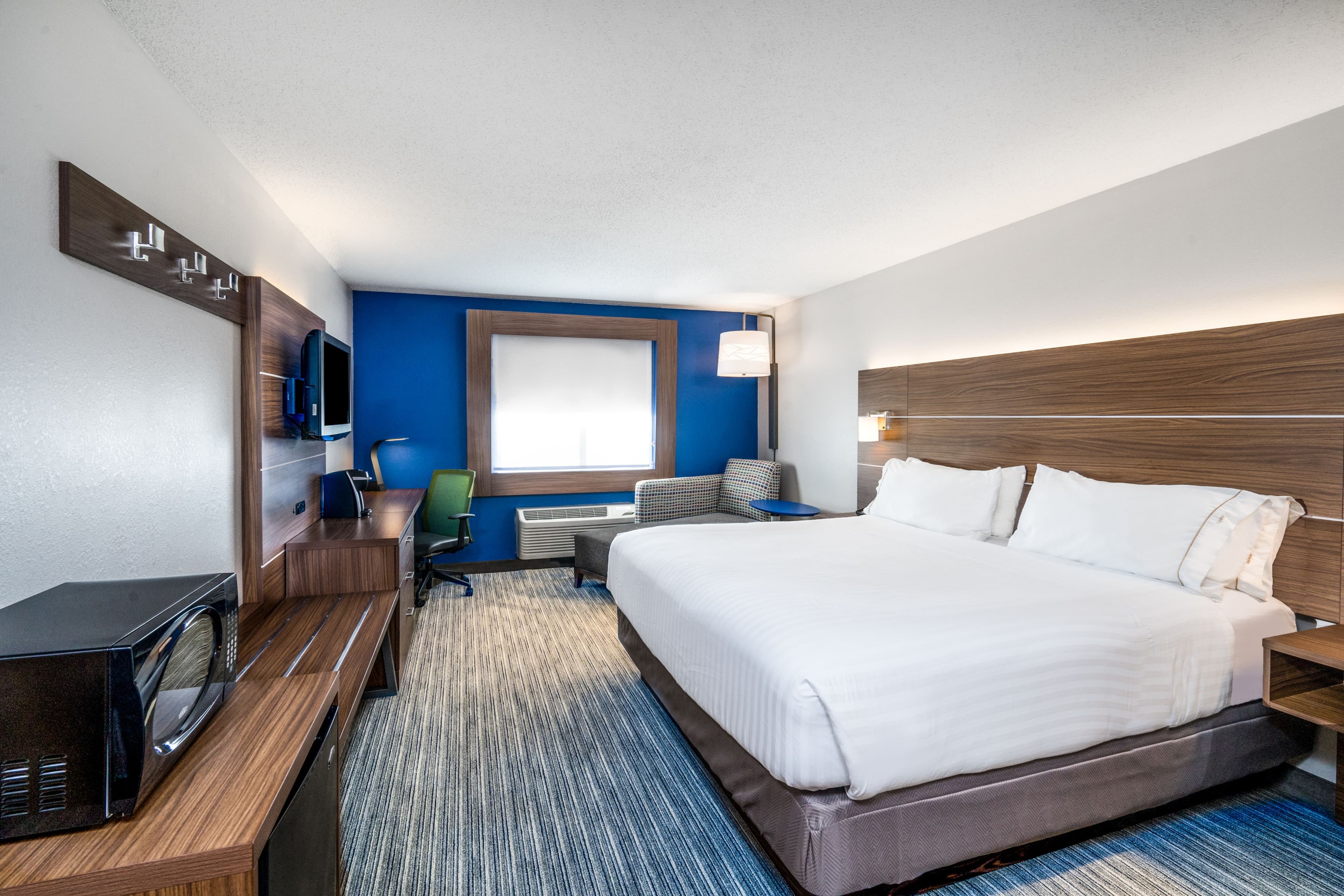 Holiday Inn Express Howe (Sturgis, Mi) — 6