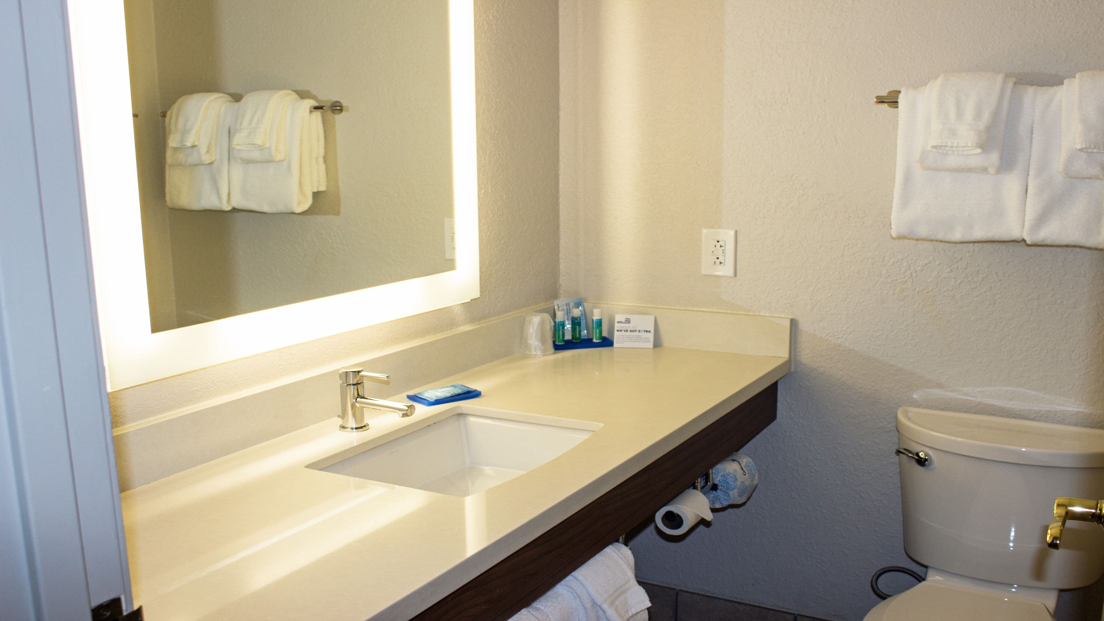 Holiday Inn Express Winfield - Teays Valley — 14