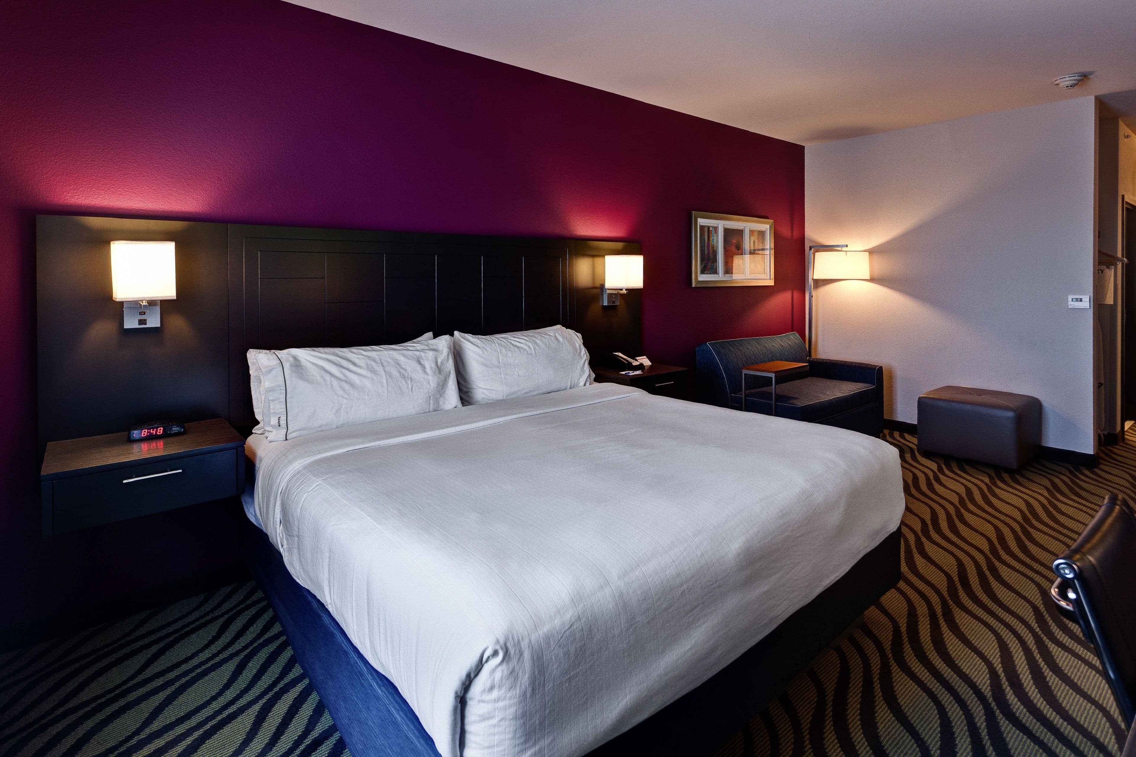 Holiday Inn Express Hutchinson - Image 5
