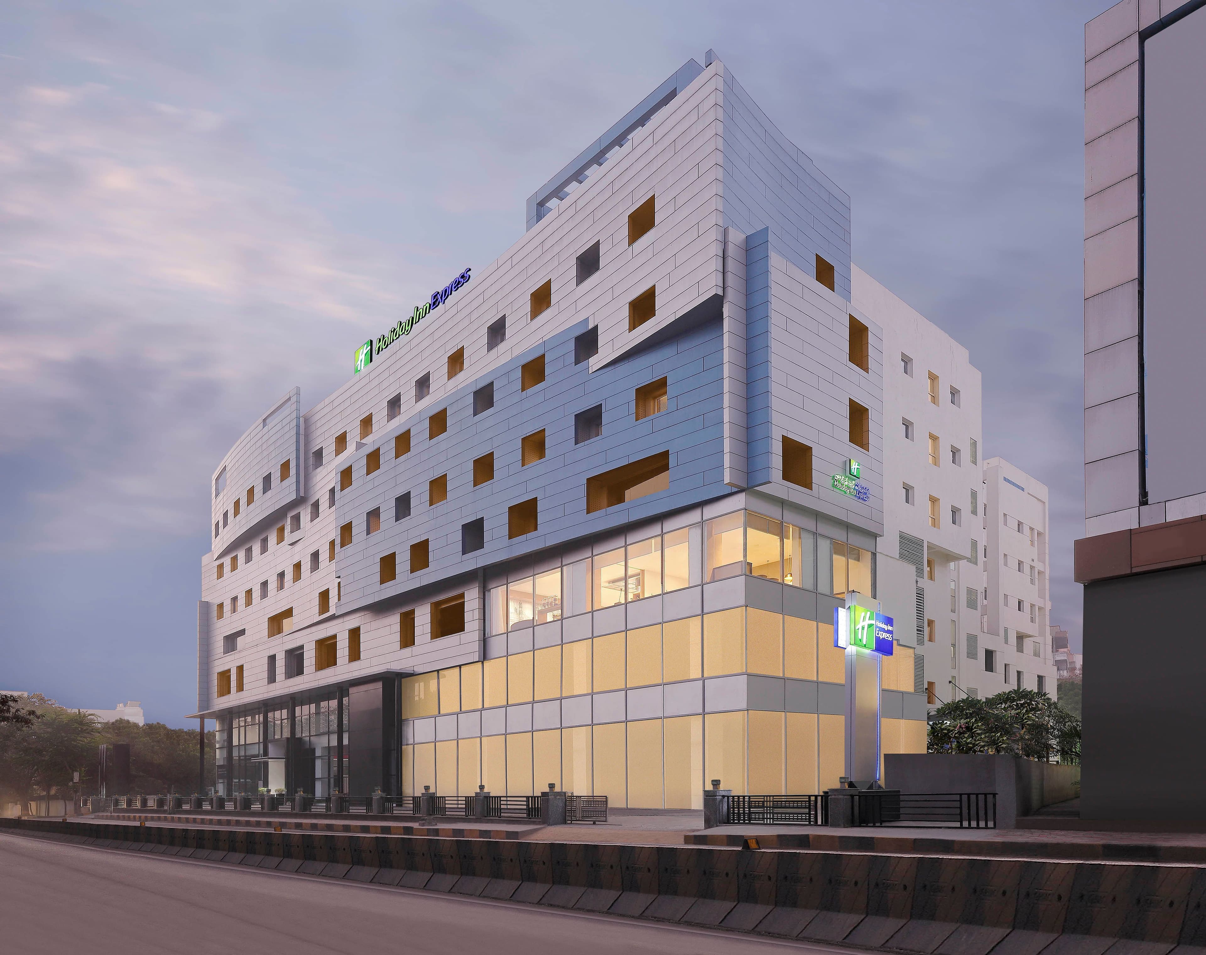 Holiday Inn Express Hyderabad Banjara Hills - Image 1