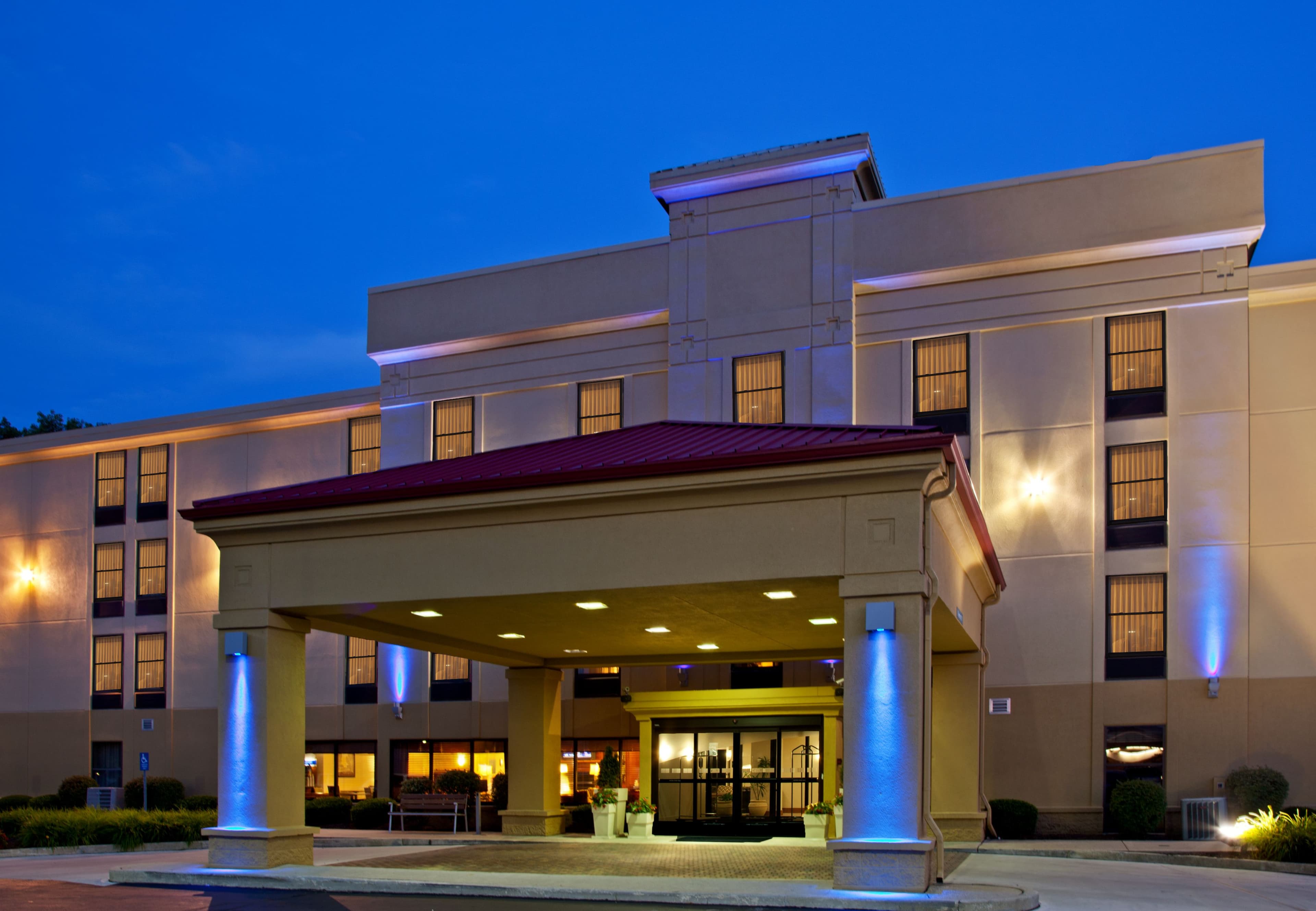 Holiday Inn Express Indianapolis South - Image 1