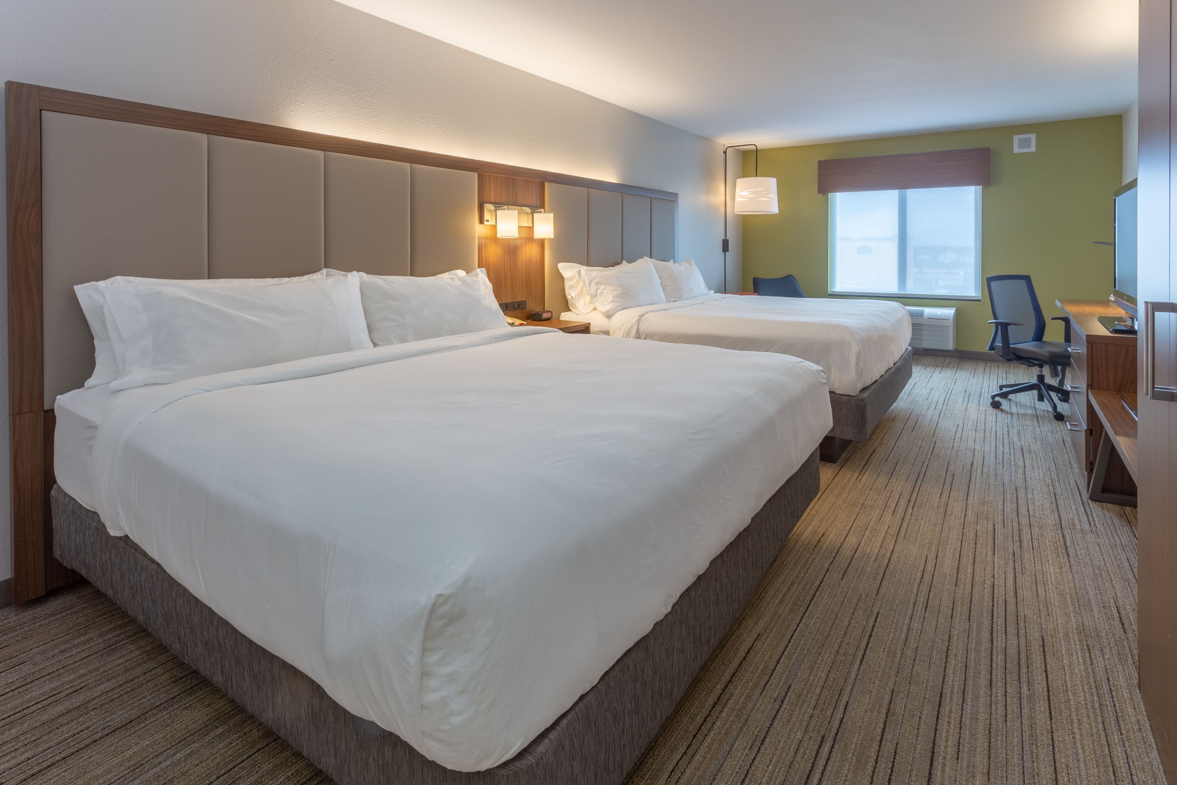 Holiday Inn Express Indianapolis - Southeast - Image 4
