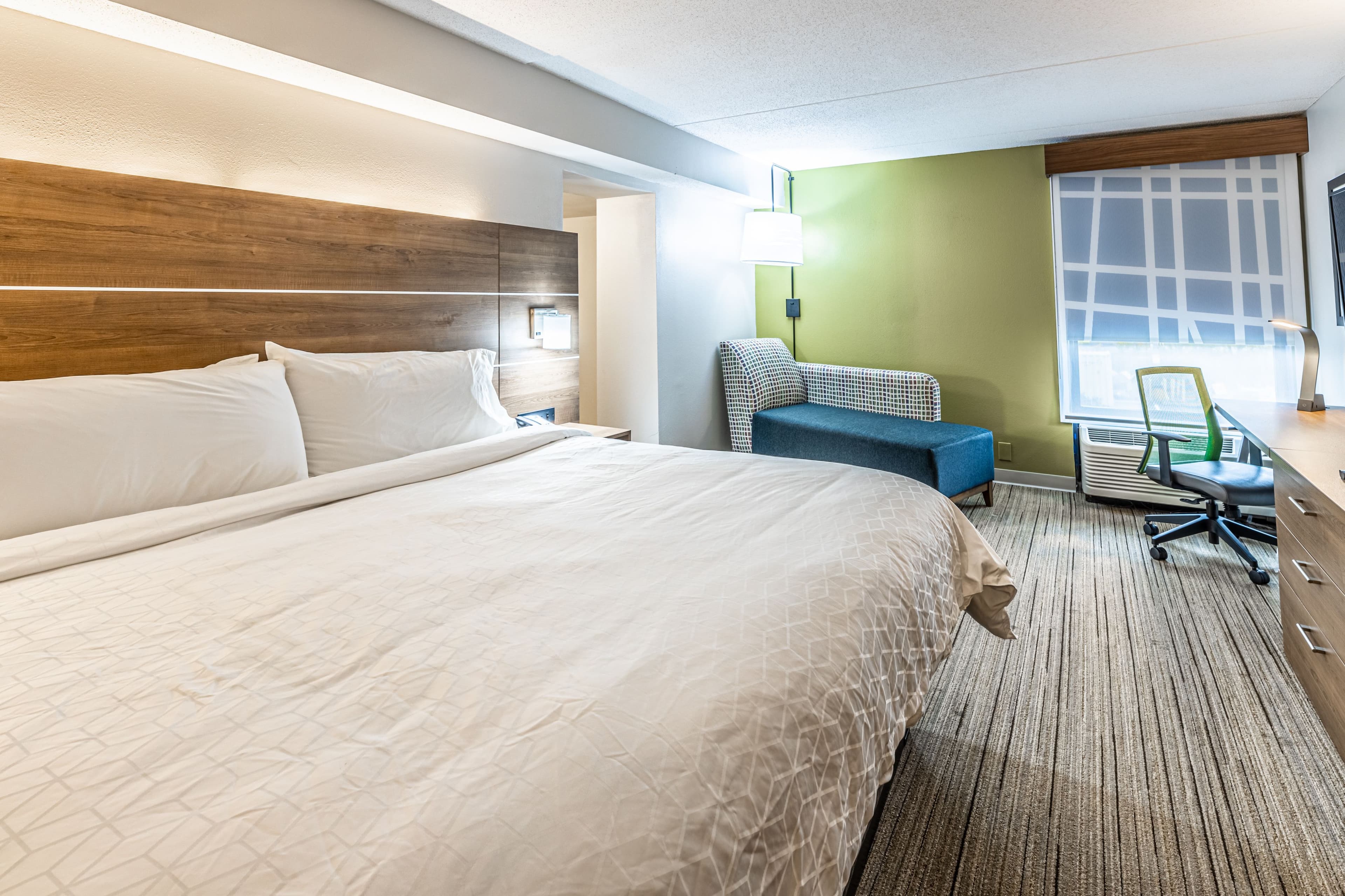 Holiday Inn Express Indianapolis South - Image 5