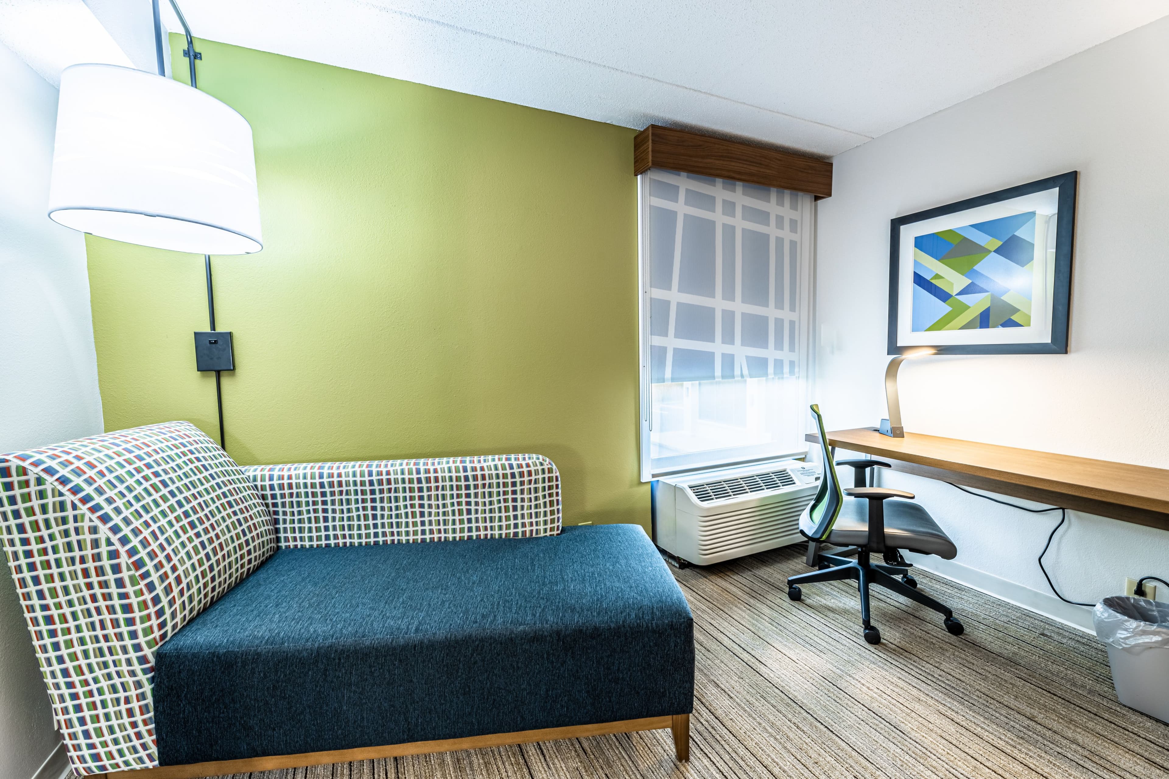 Holiday Inn Express Indianapolis South — 6