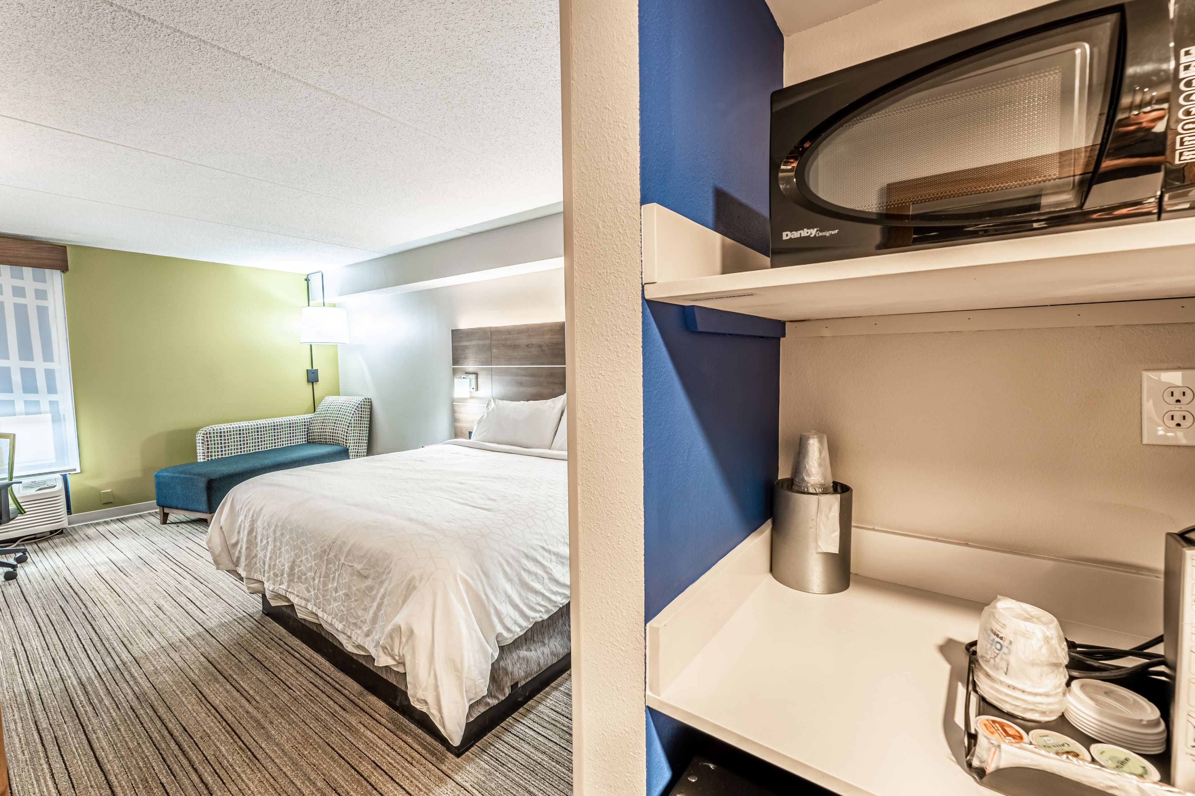 Holiday Inn Express Indianapolis South — 9
