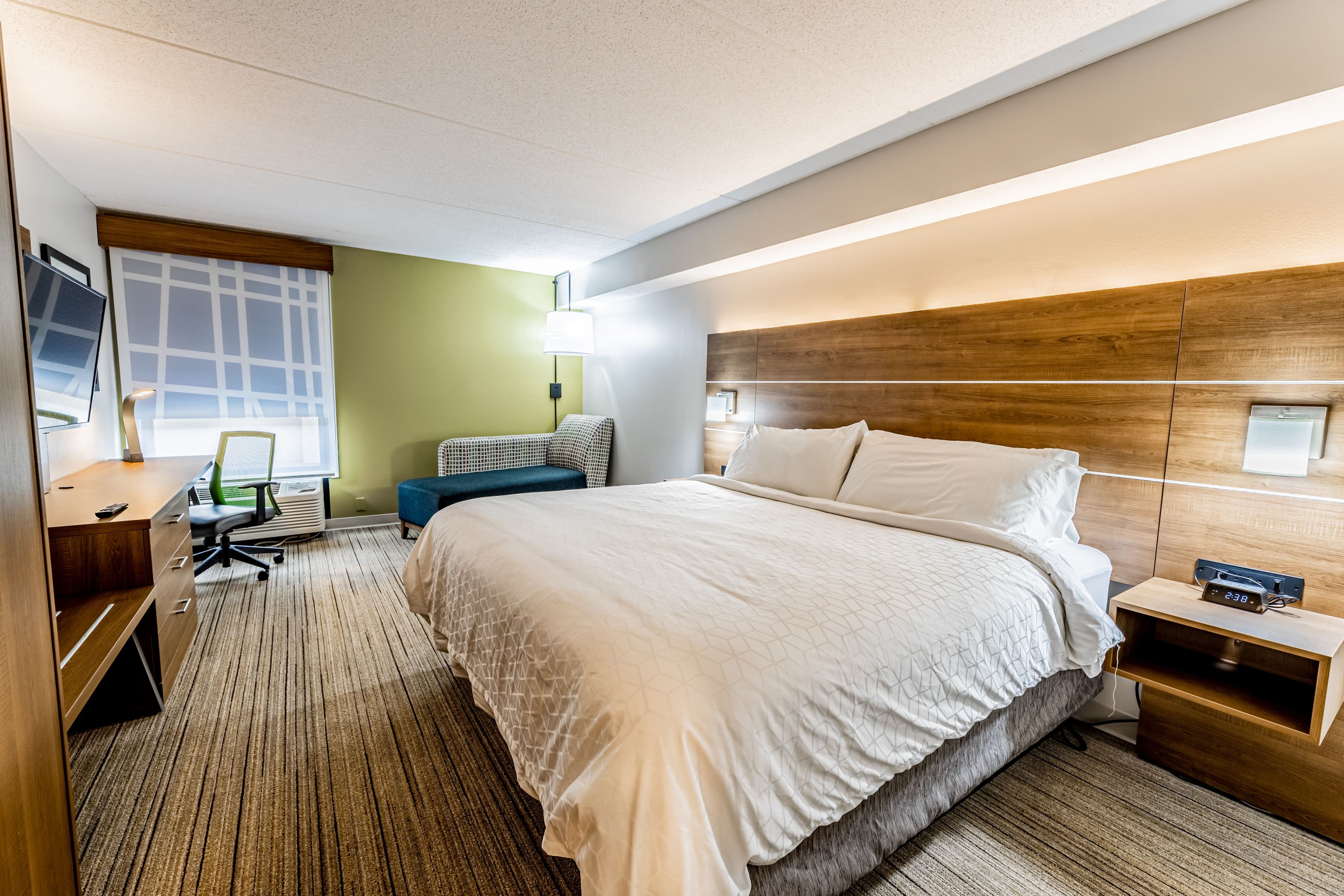 Holiday Inn Express Indianapolis South — 7