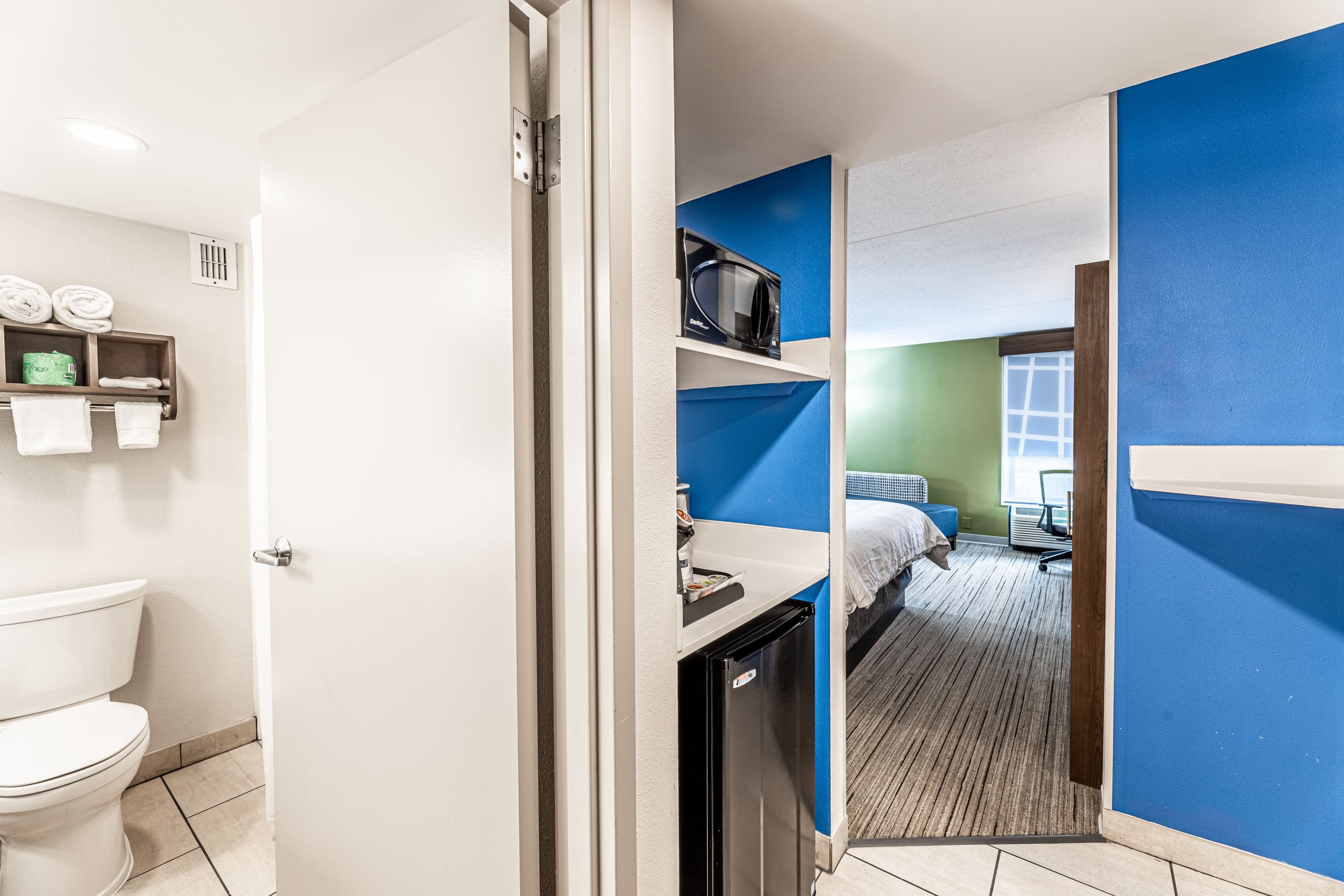 Holiday Inn Express Indianapolis South — 11