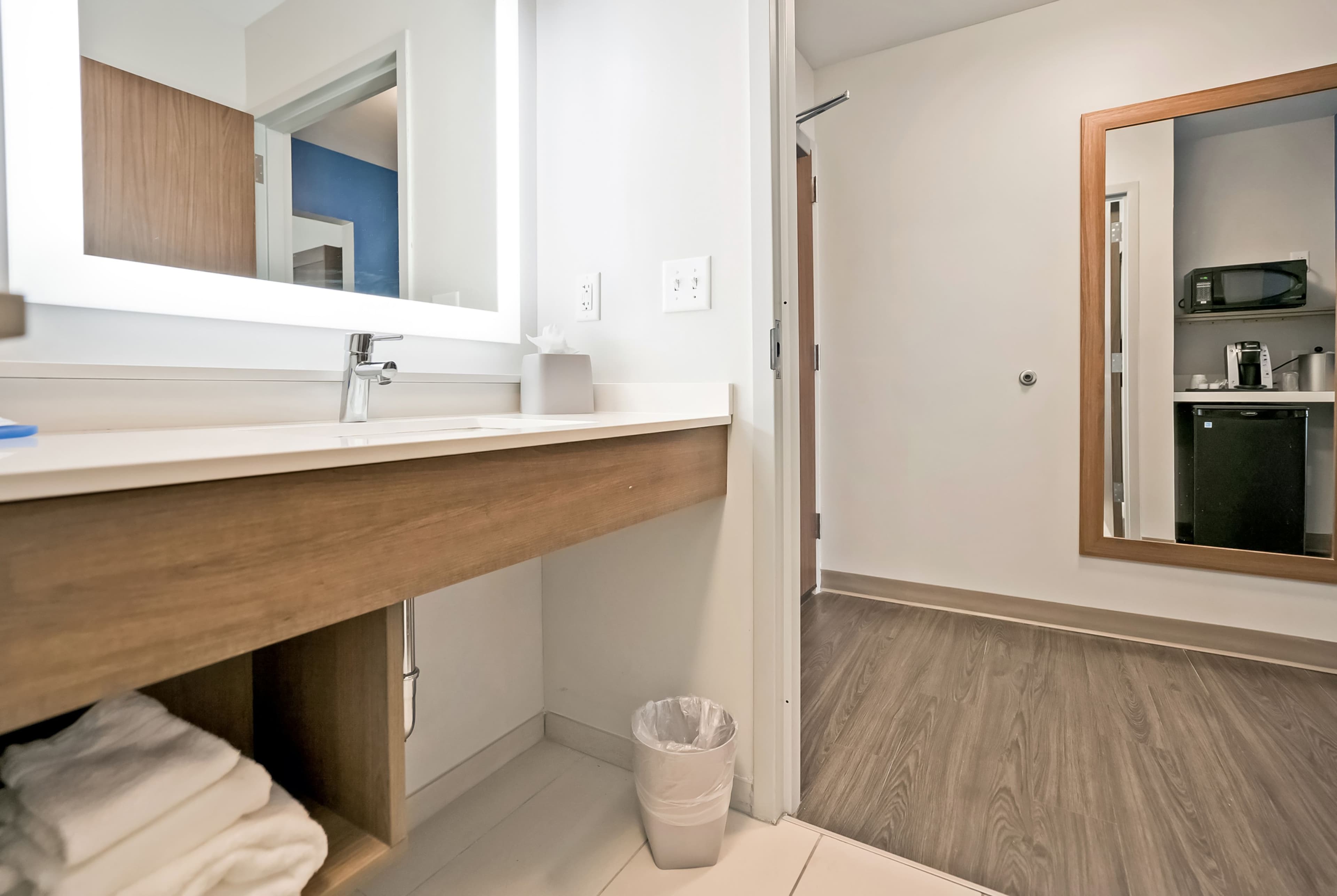 Holiday Inn Express Jacksonville South Bartram Prk - Image 5