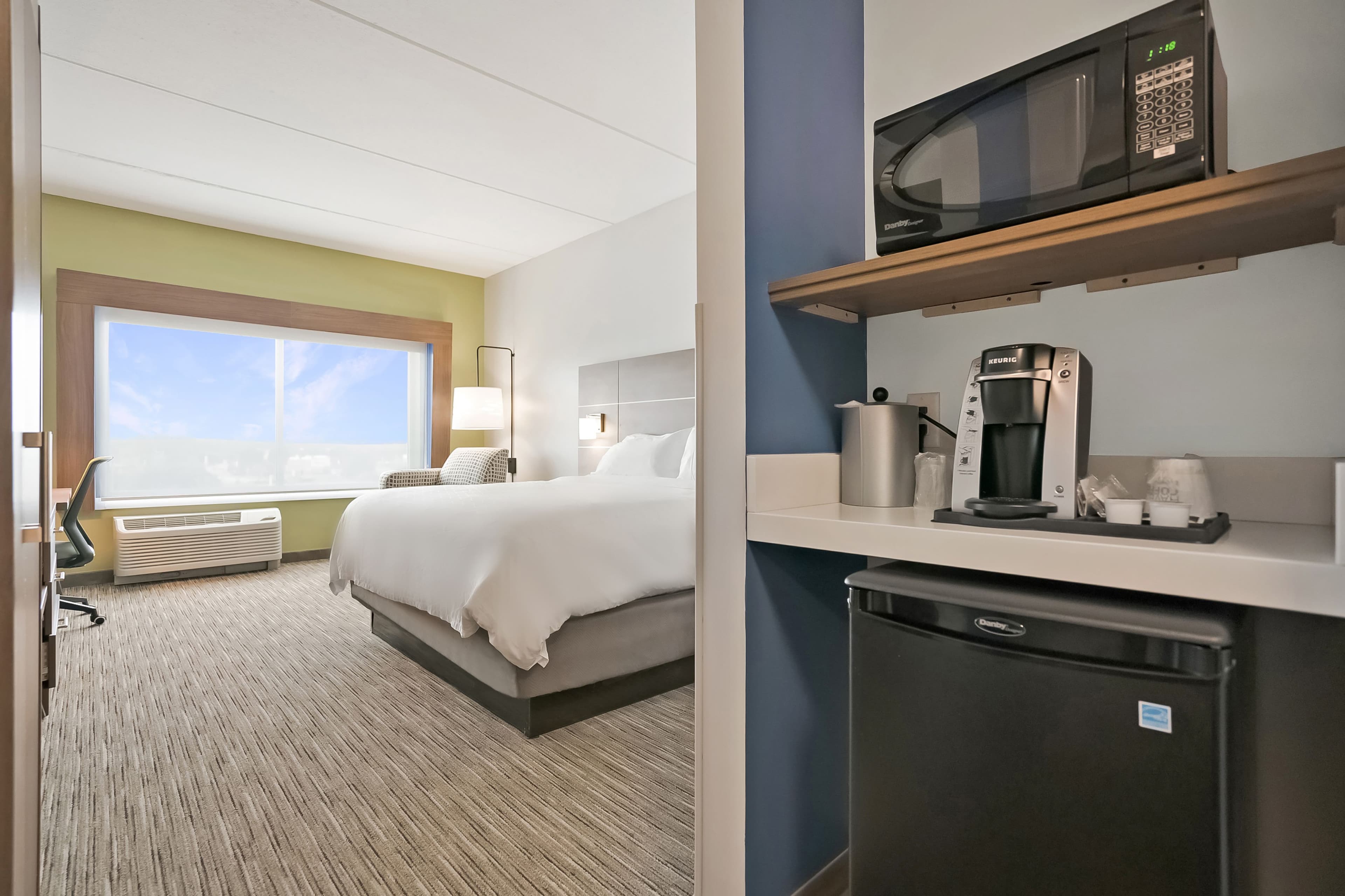 Holiday Inn Express Jacksonville South Bartram Prk — 13
