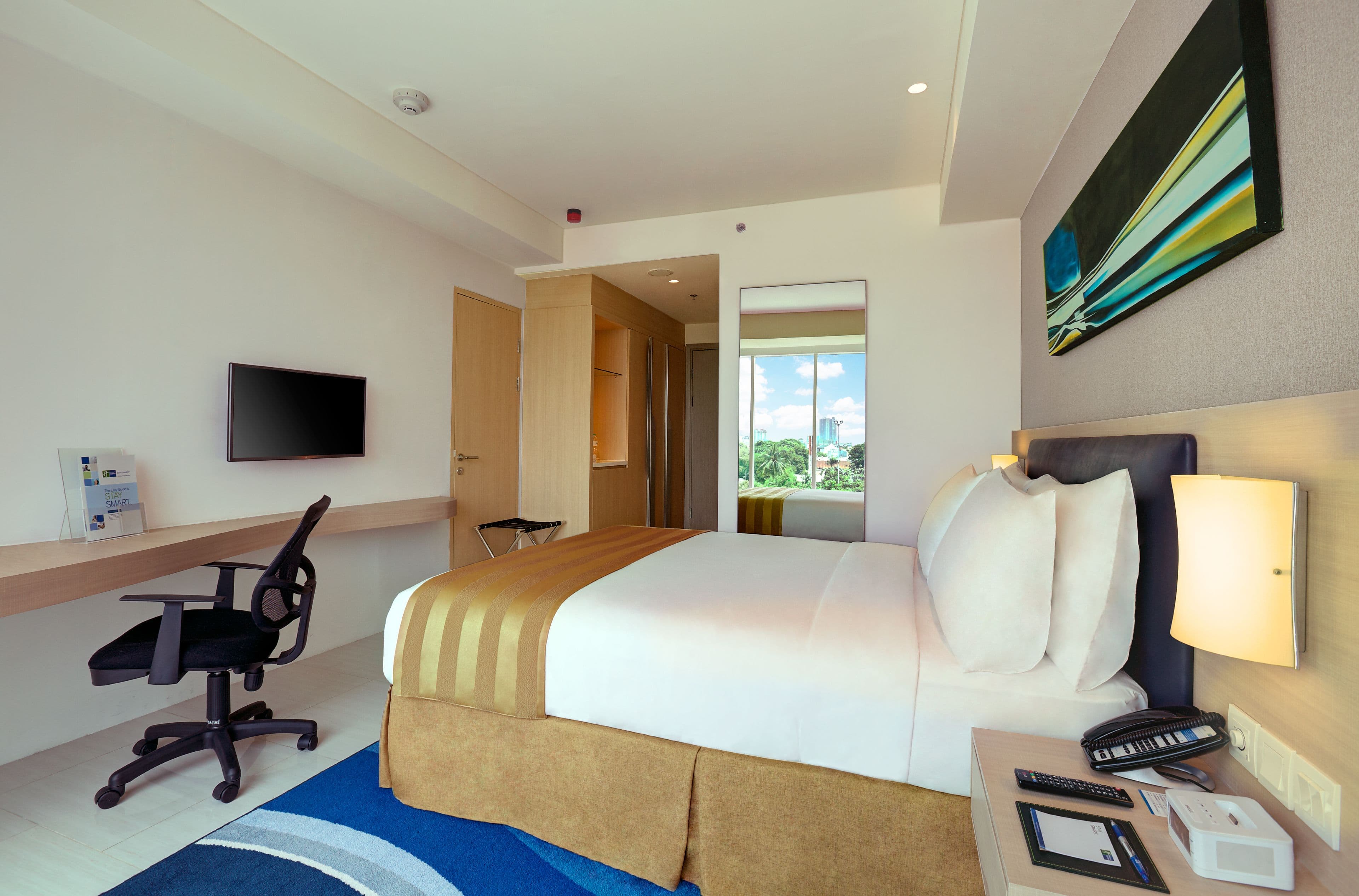 Holiday Inn Express Jakarta International Expo — 12