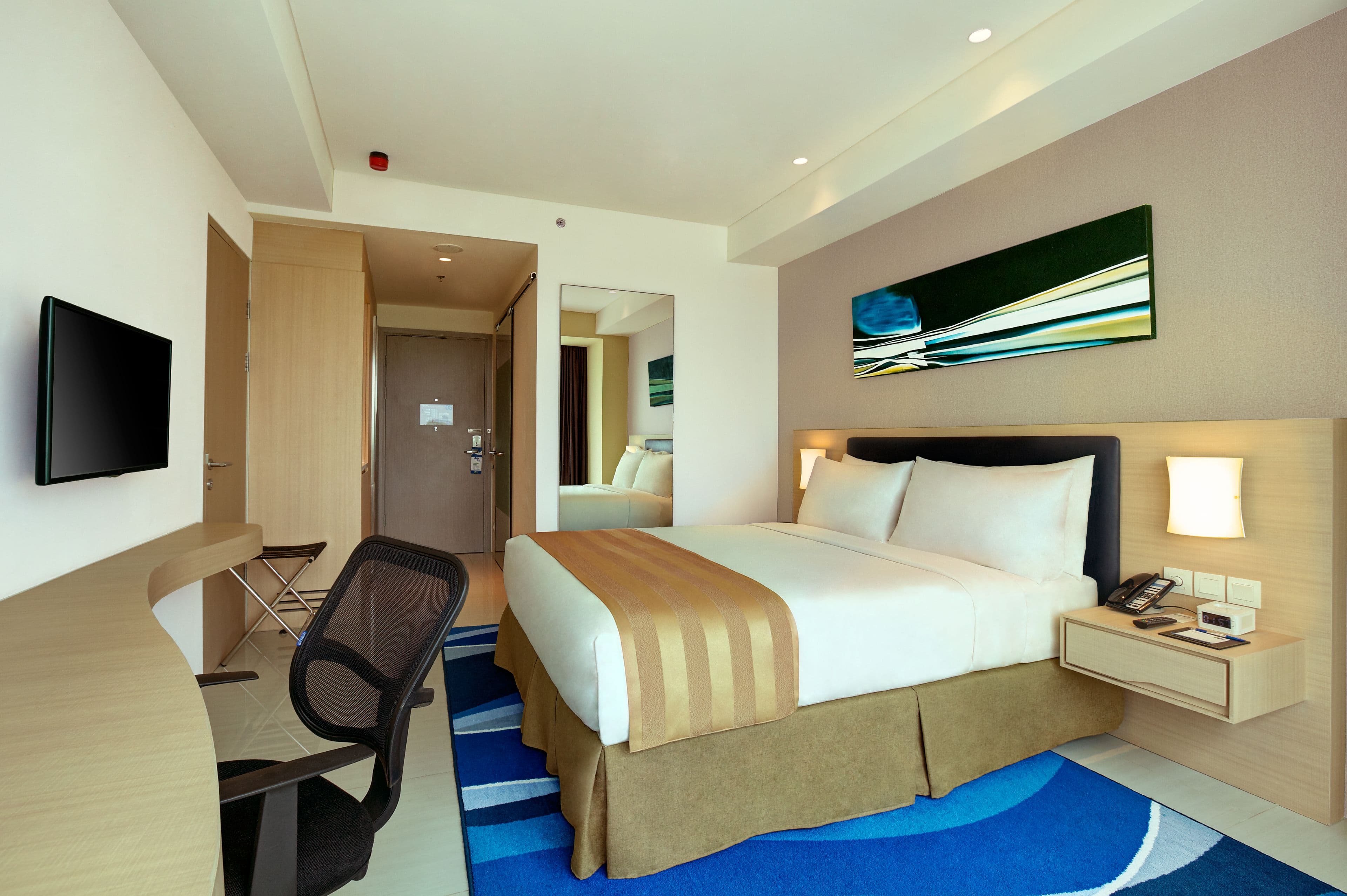 Holiday Inn Express Jakarta International Expo — 17