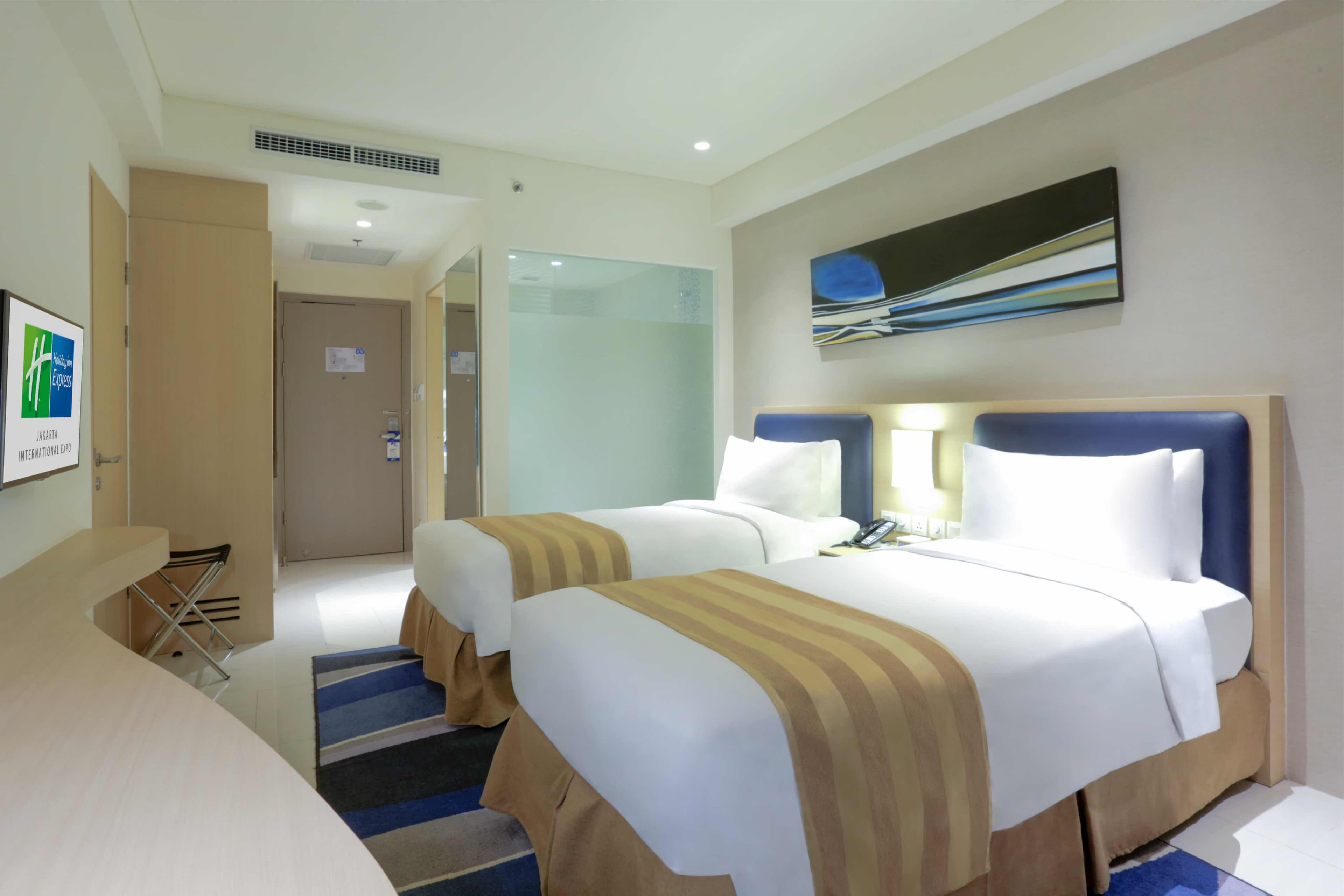 Holiday Inn Express Jakarta International Expo — 33