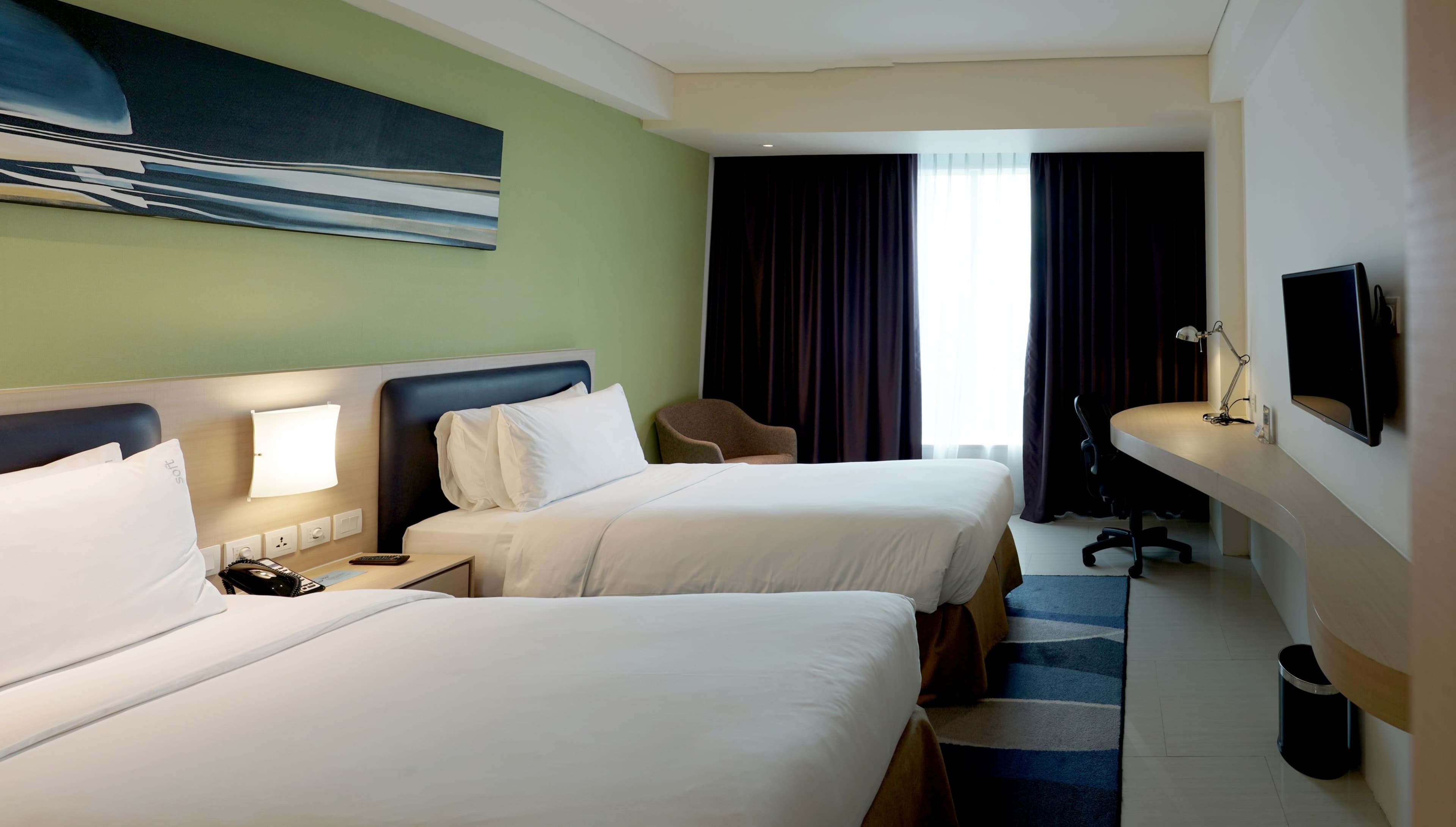 Holiday Inn Express Jakarta International Expo - Image 5