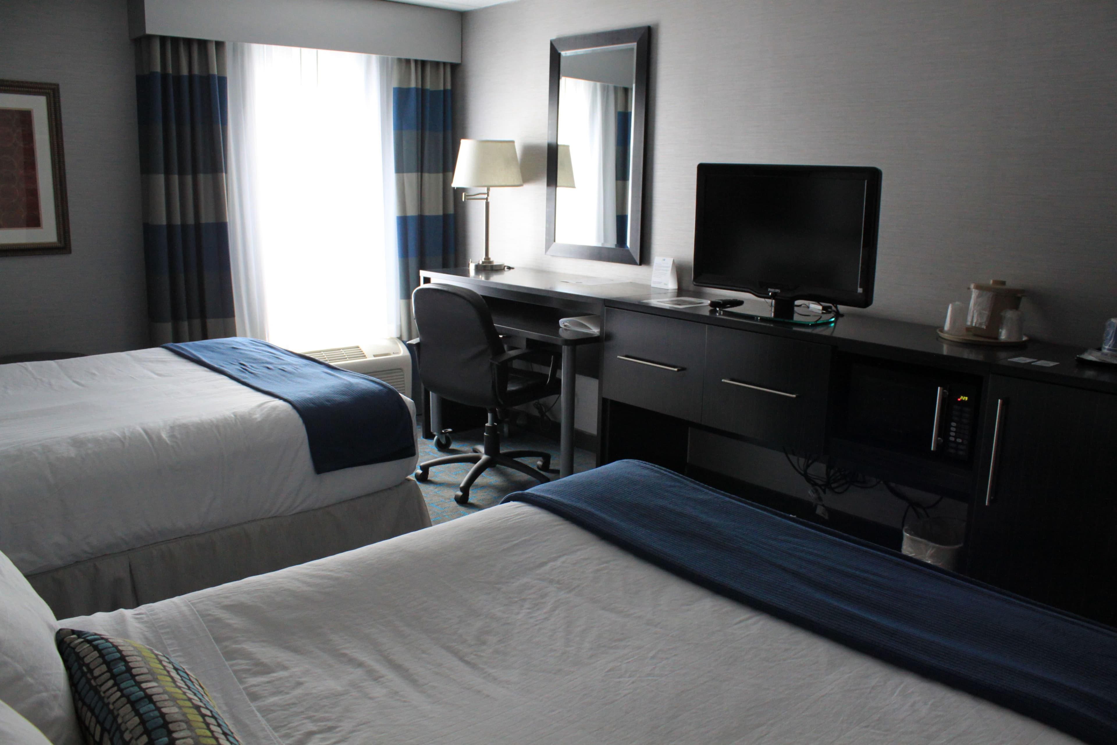 Holiday Inn Express Janesville-I-90 & Us Hwy 14 — 15