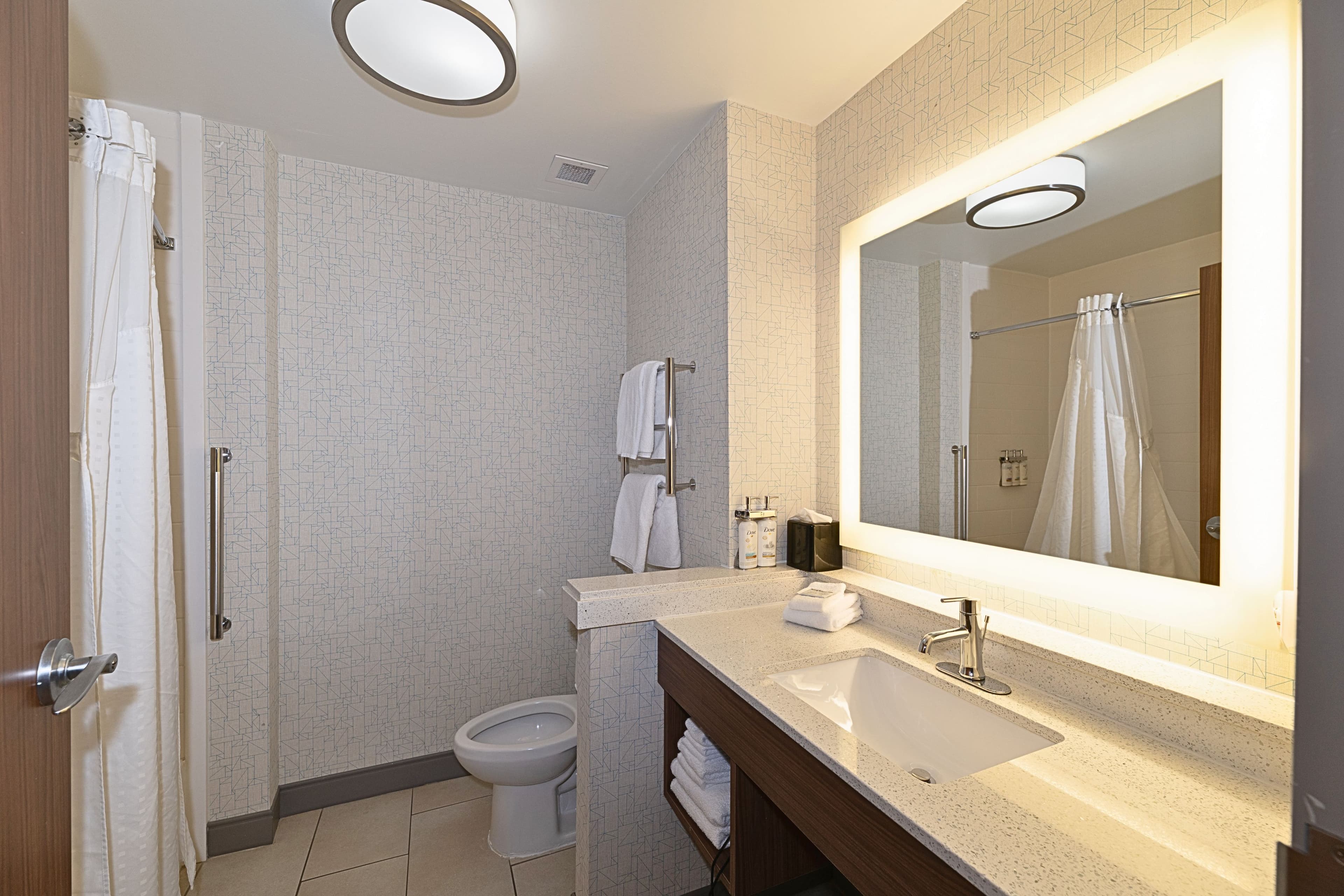 Holiday Inn Express Jasper - Image 2