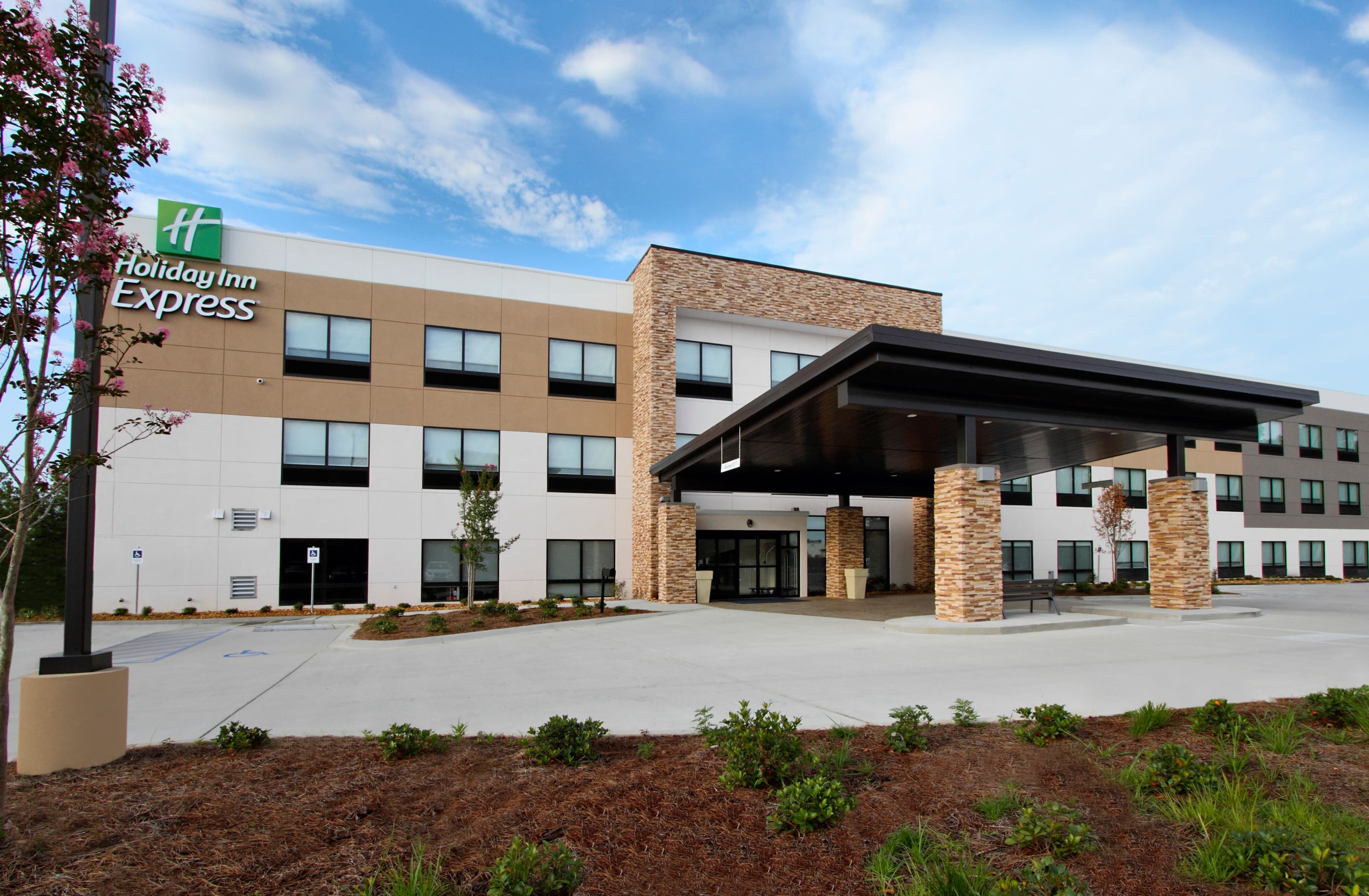 Holiday Inn Express Jasper - Image 1