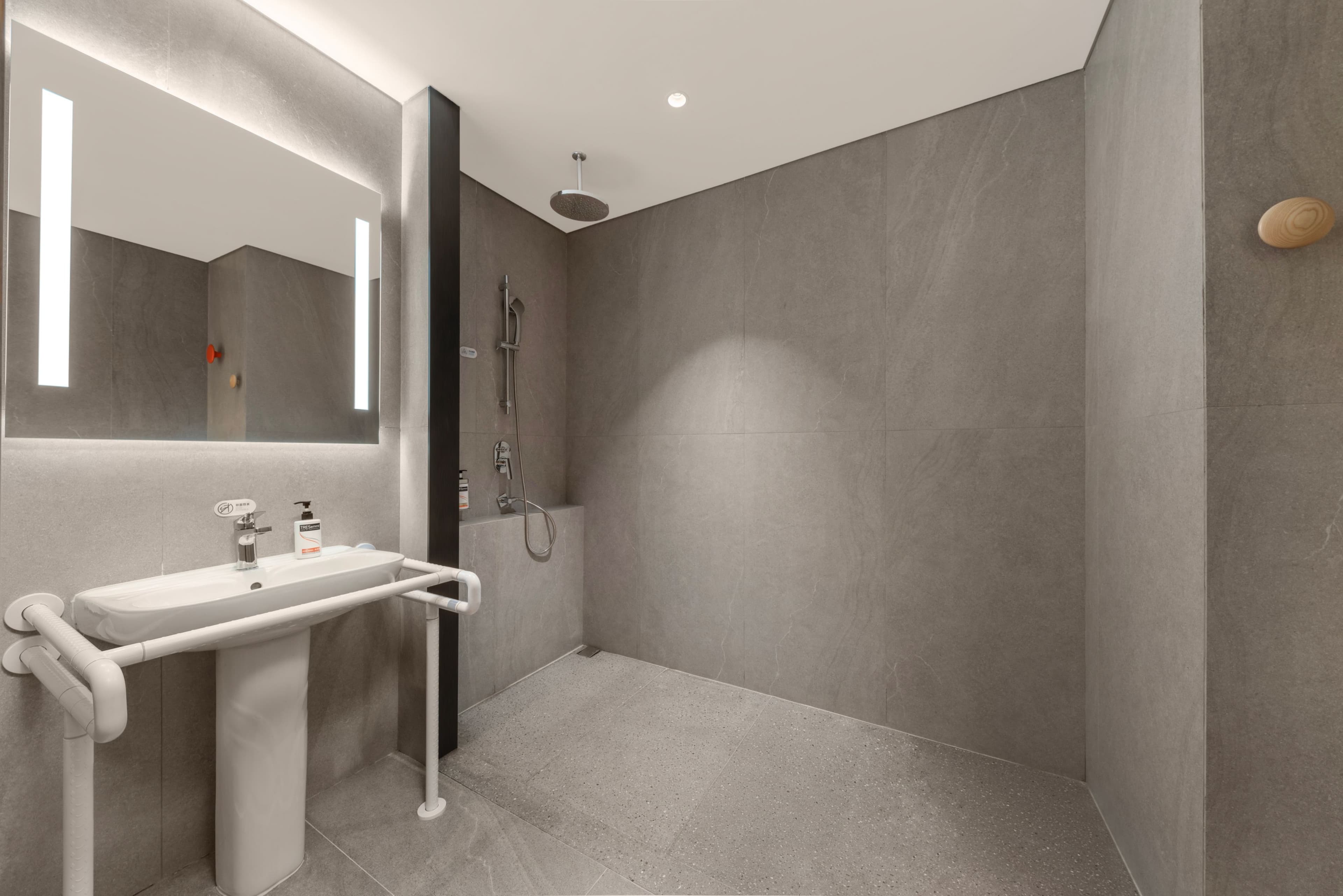 Holiday Inn Express Jiangmen Yinhu Bay — 12