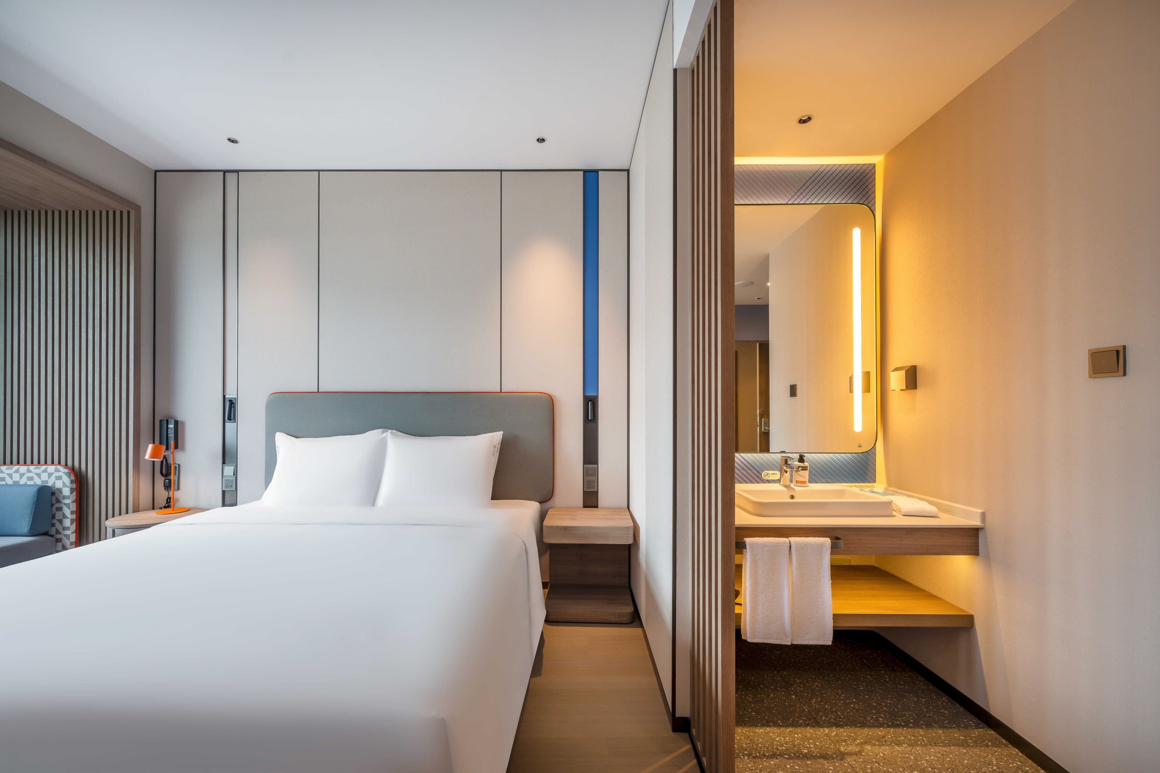 Holiday Inn Express Jiangmen East Station - Image 3