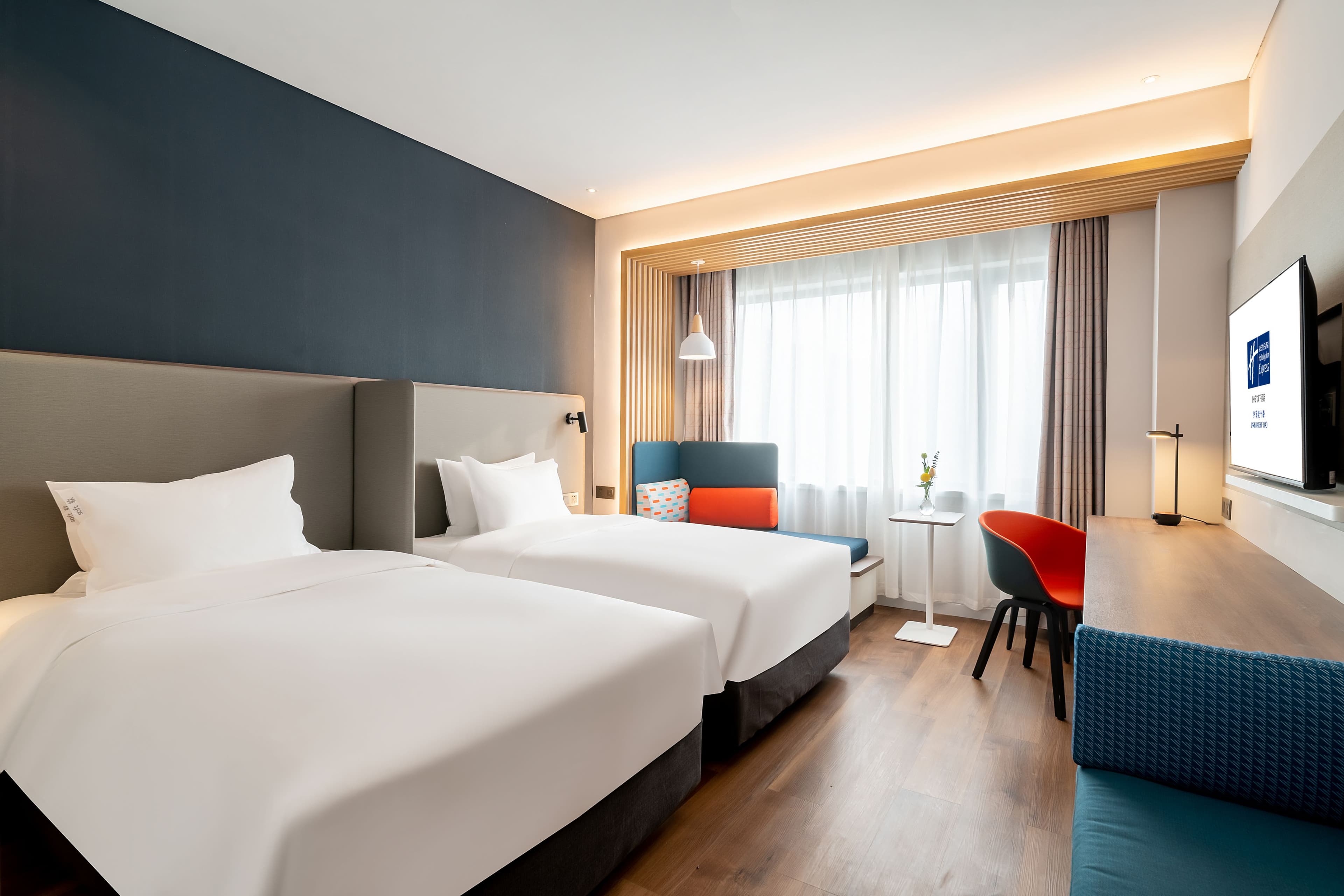 Holiday Inn Express Jinan Qianfo Mountain — 10