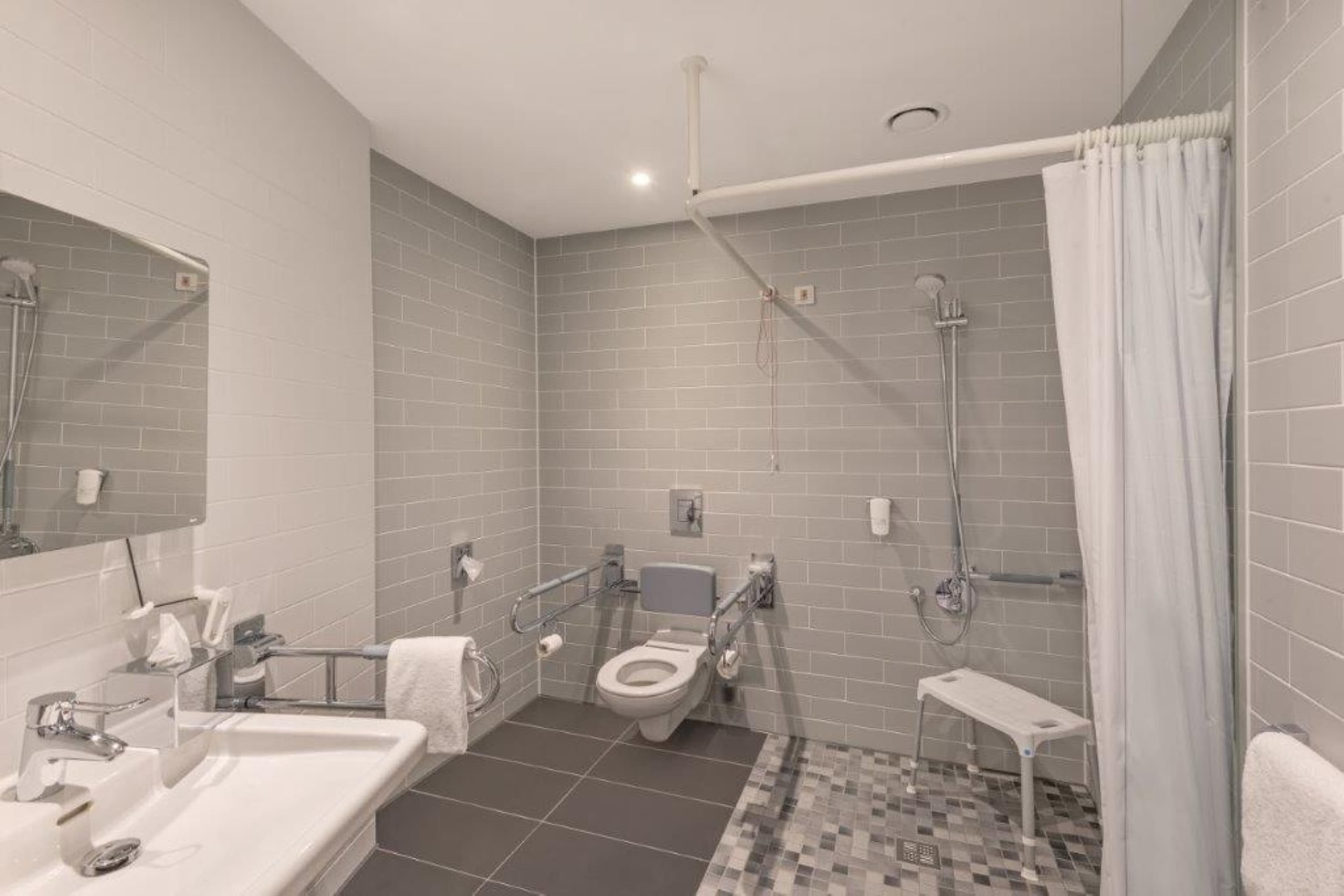 Holiday Inn Express Kaiserslautern — 16