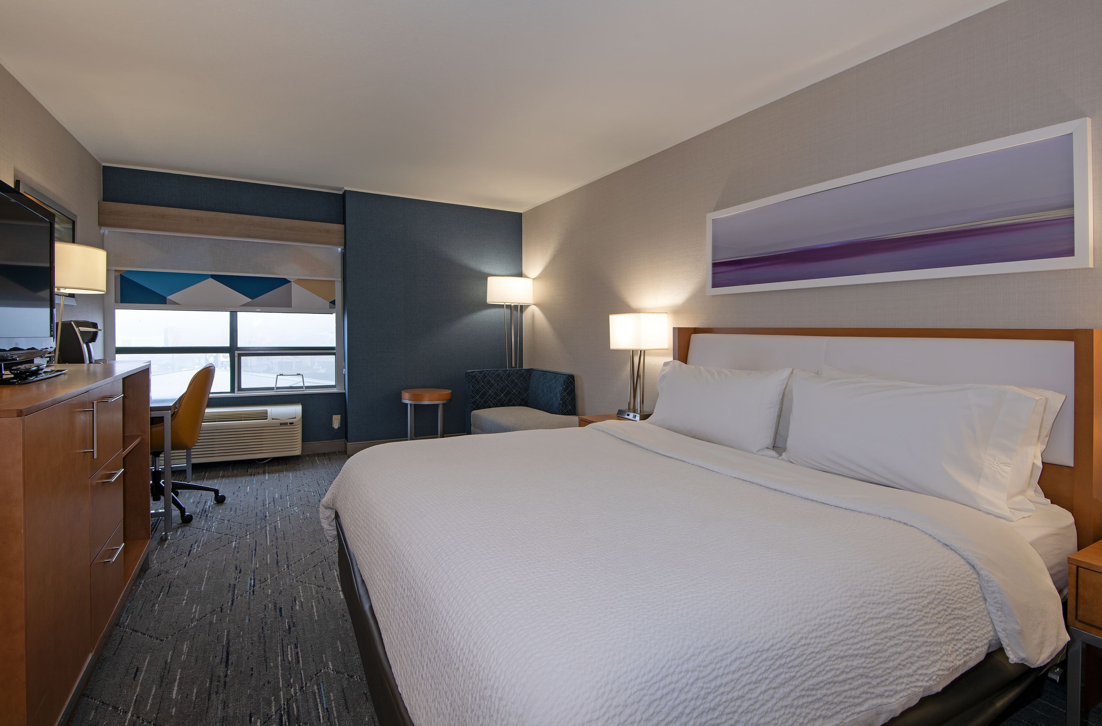 Holiday Inn Express Kamloops - Image 2