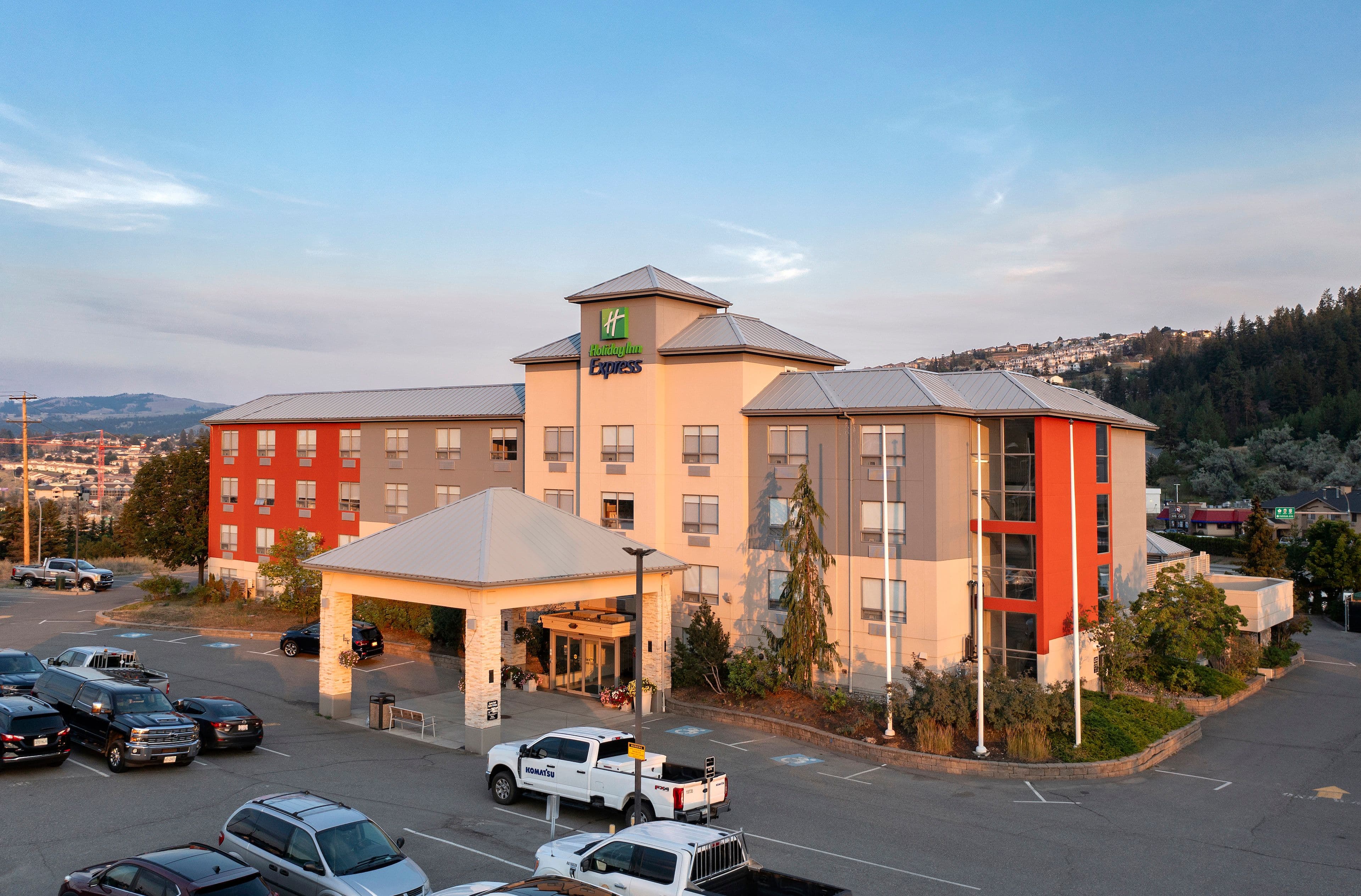 Holiday Inn Express Kamloops - Image 1
